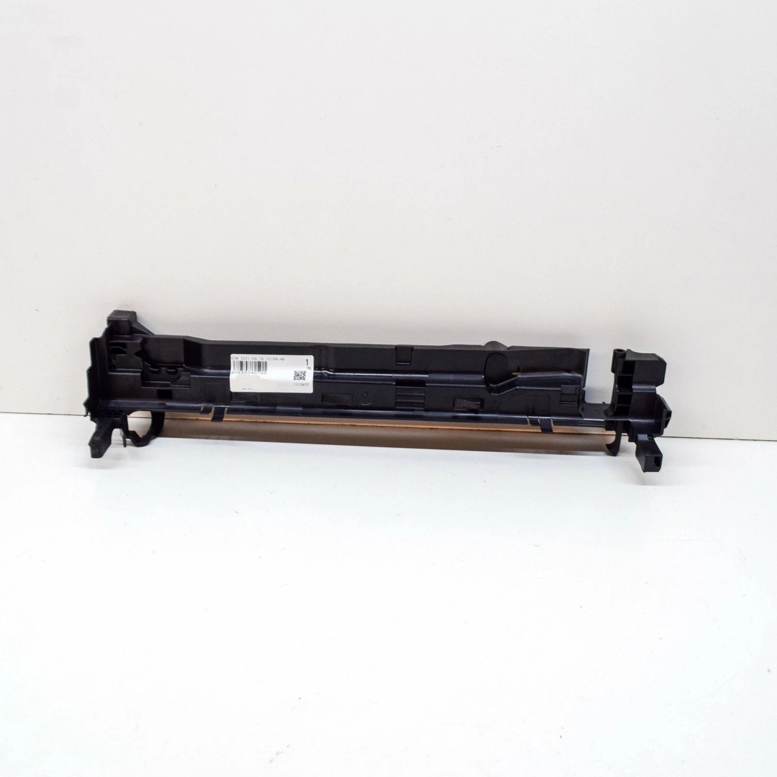 NEW MERCEDES-BENZ GLC X253 RIGHT A/C RADIATOR HOLDER A0995040700 ORIGINAL