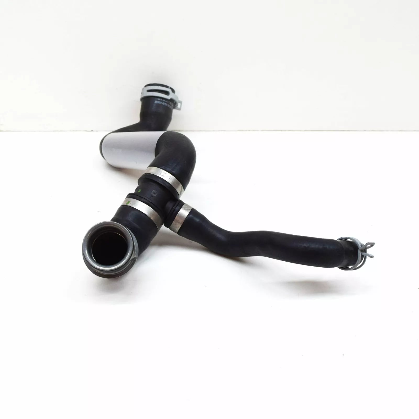 NEW MERCEDES-BENZ ML W164 RADIATOR BOTTOM HOSE A1645011182