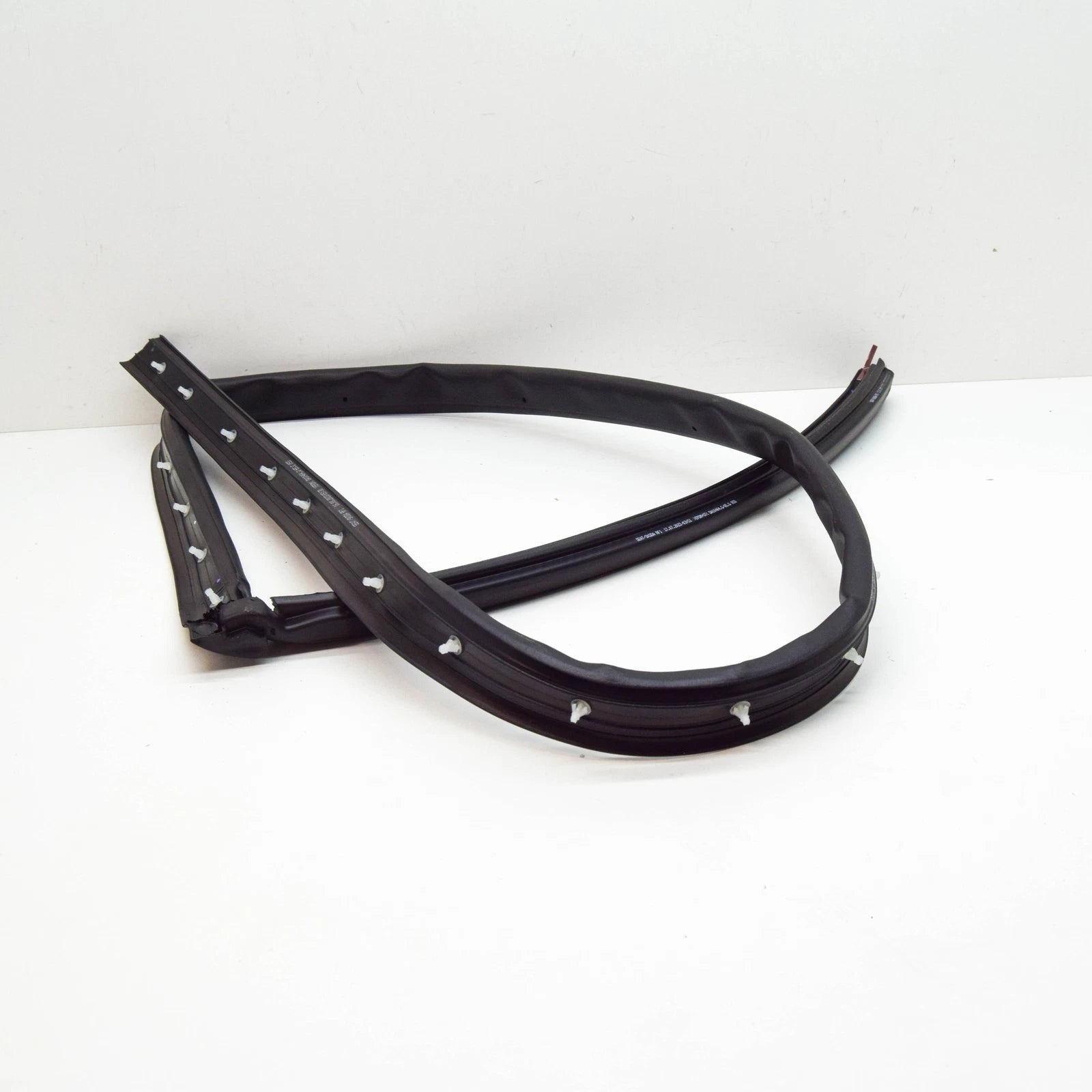 NEW SKODA KAROQ NU REAR RIGHT LOWER DOOR SEAL RUBBER 575839120C9B9 ORIGINAL