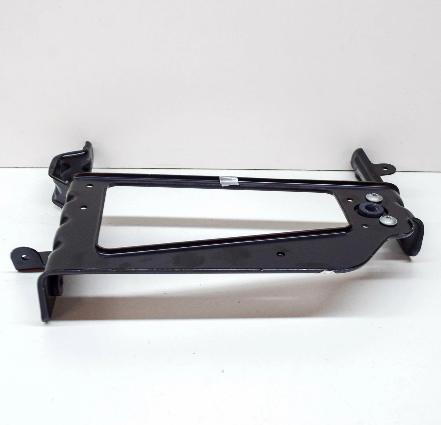 NEW AUDI Q7 4M FRONT ADDITIONAL COOLER MOUNT BRACKET UPPER 4M0121262R