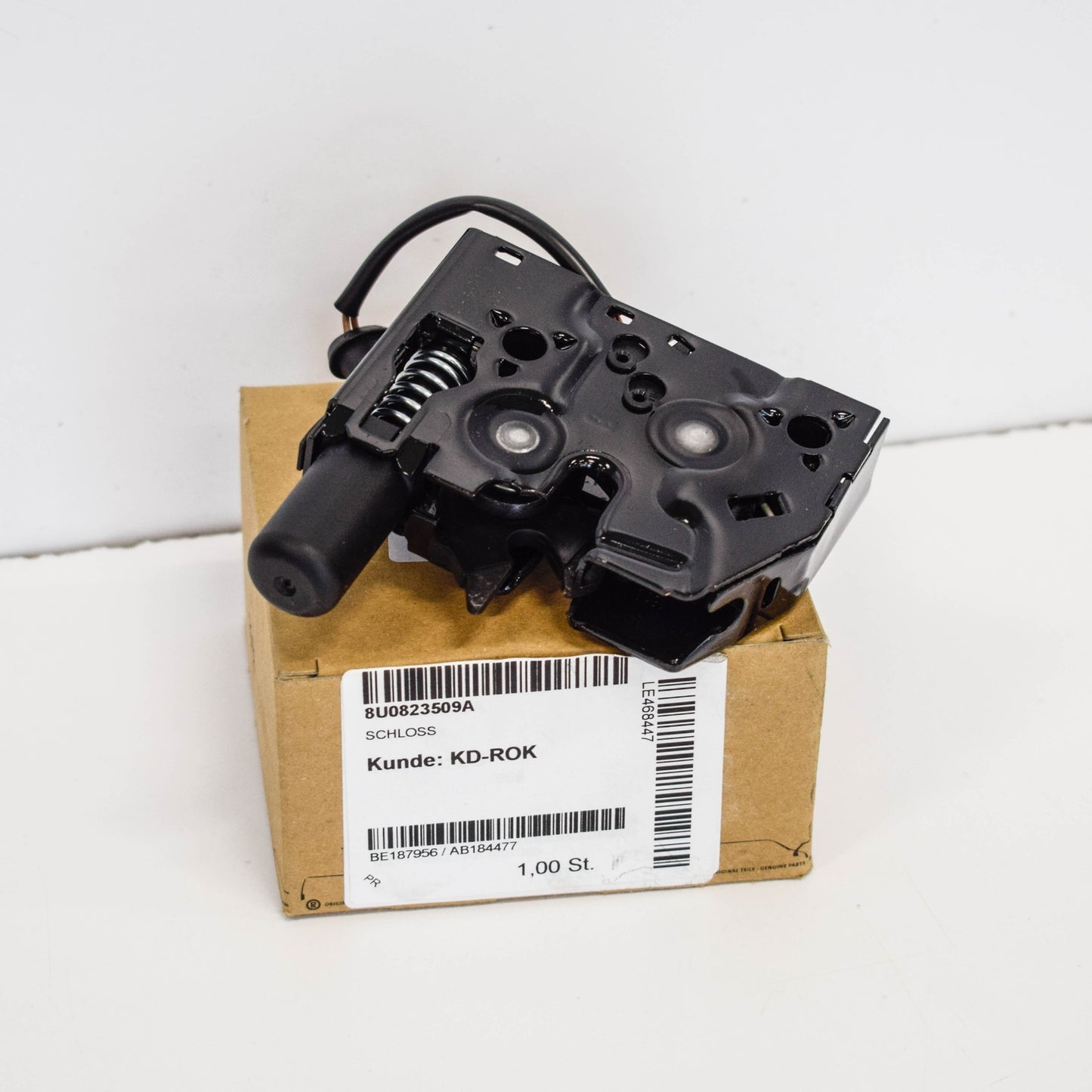 NEW AUDI Q3 8U HOOD BONNET LOCK LATCH 8U0823509A ORIGINAL