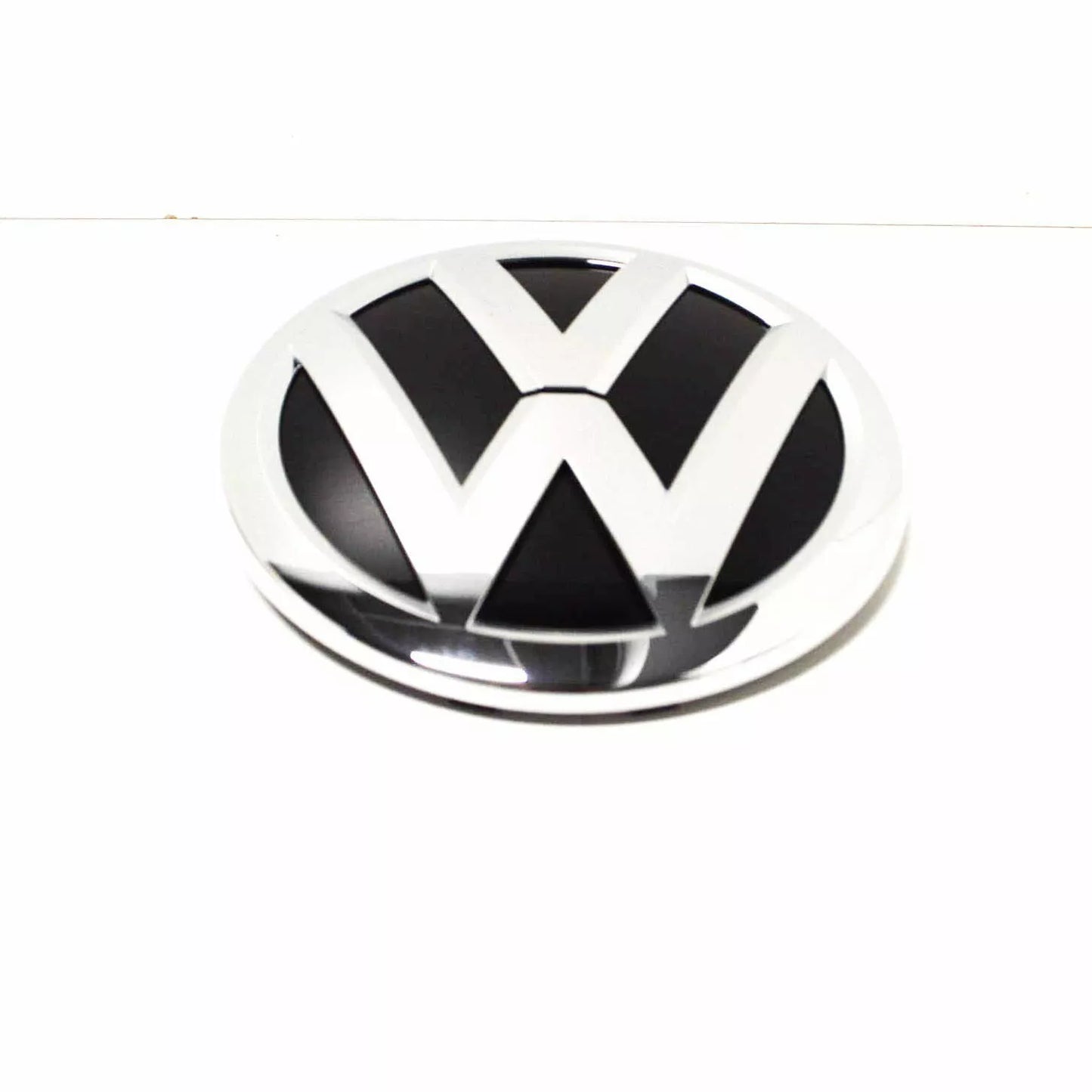 NEW VW AMAROK 2017- CENTRAL GRILL BADGE BLACK CHROME 2H6853601ADPJ