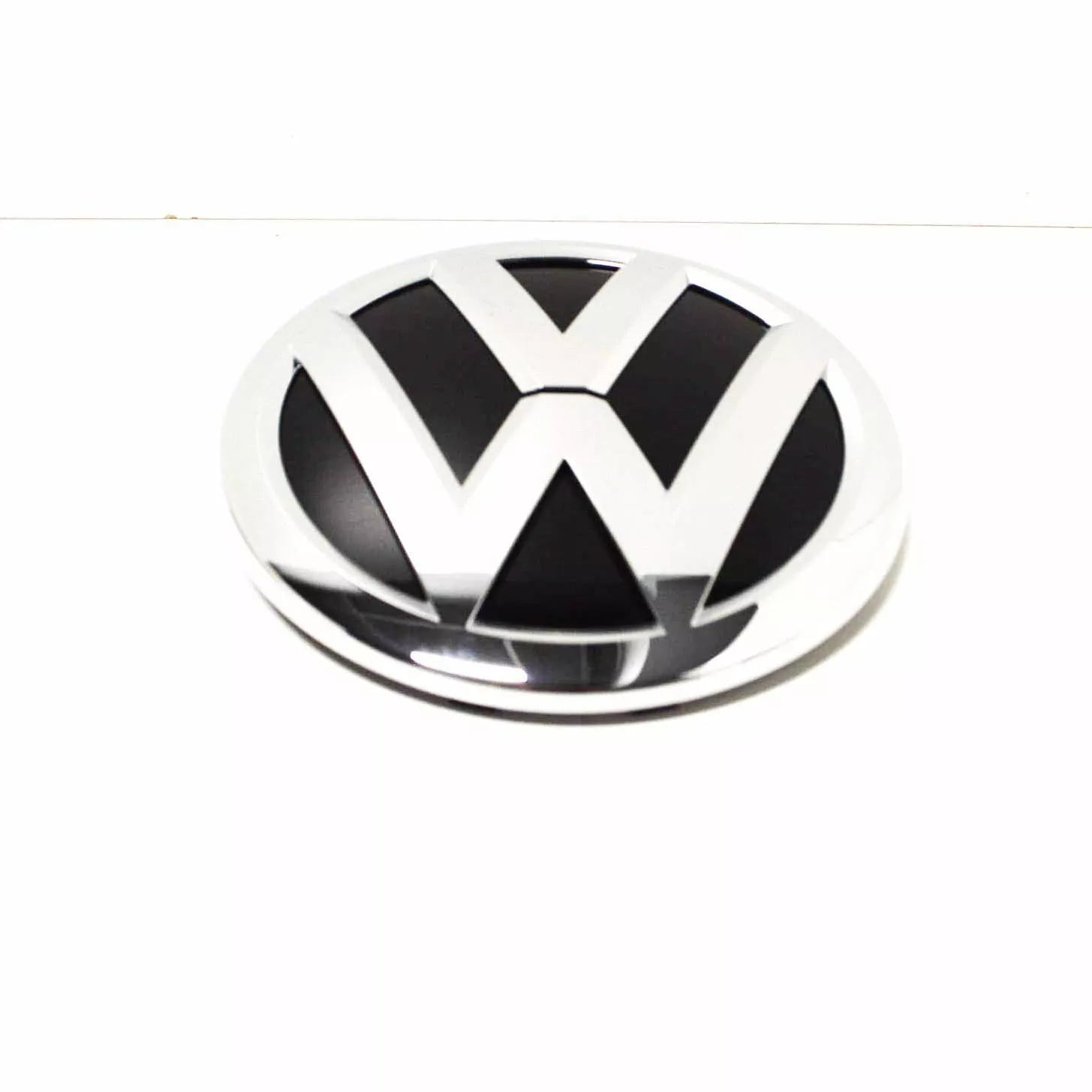 NEW VW AMAROK 2017- CENTRAL GRILL BADGE BLACK CHROME 2H6853601ADPJ