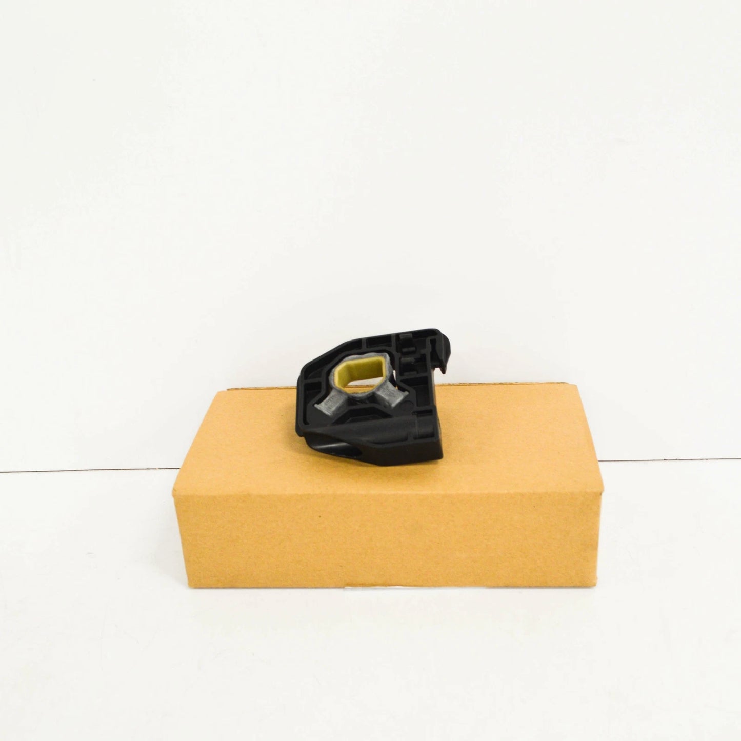 NEW BMW 3 F30 COOLANT RADIATOR MODULE LEFT BRACKET 17118620732 8620732 ORIGINAL