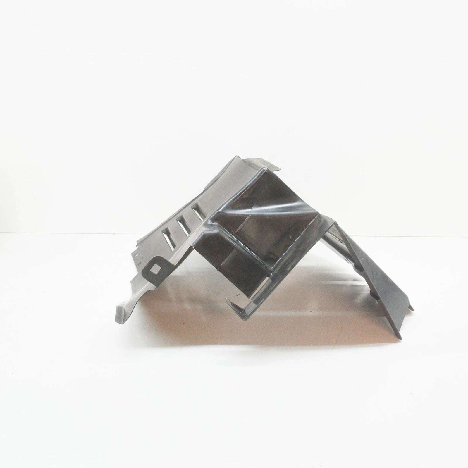 NEW MERCEDES-BENZ C W202 FRONT RIGHT WHEELHOUSE COVERING A2026982830 ORIGINAL