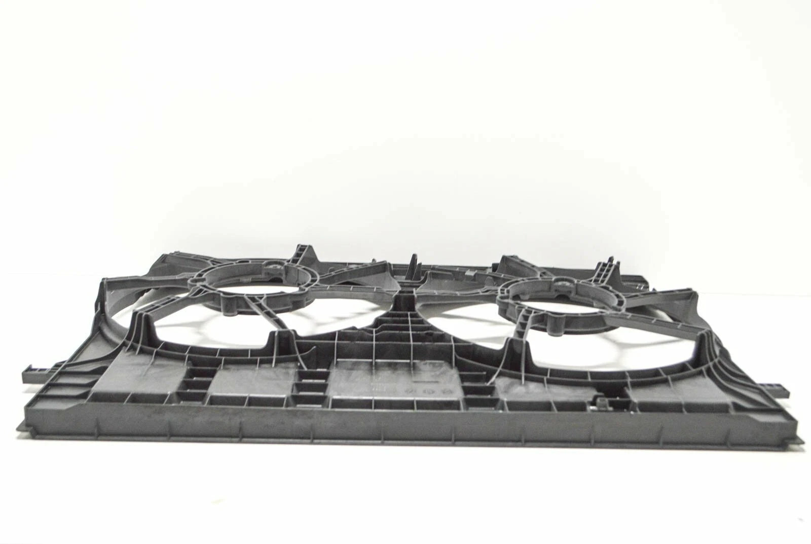 NEW VOLKSWAGEN ATLAS ENGINE COOLING FAN SHROUD 3QF121207