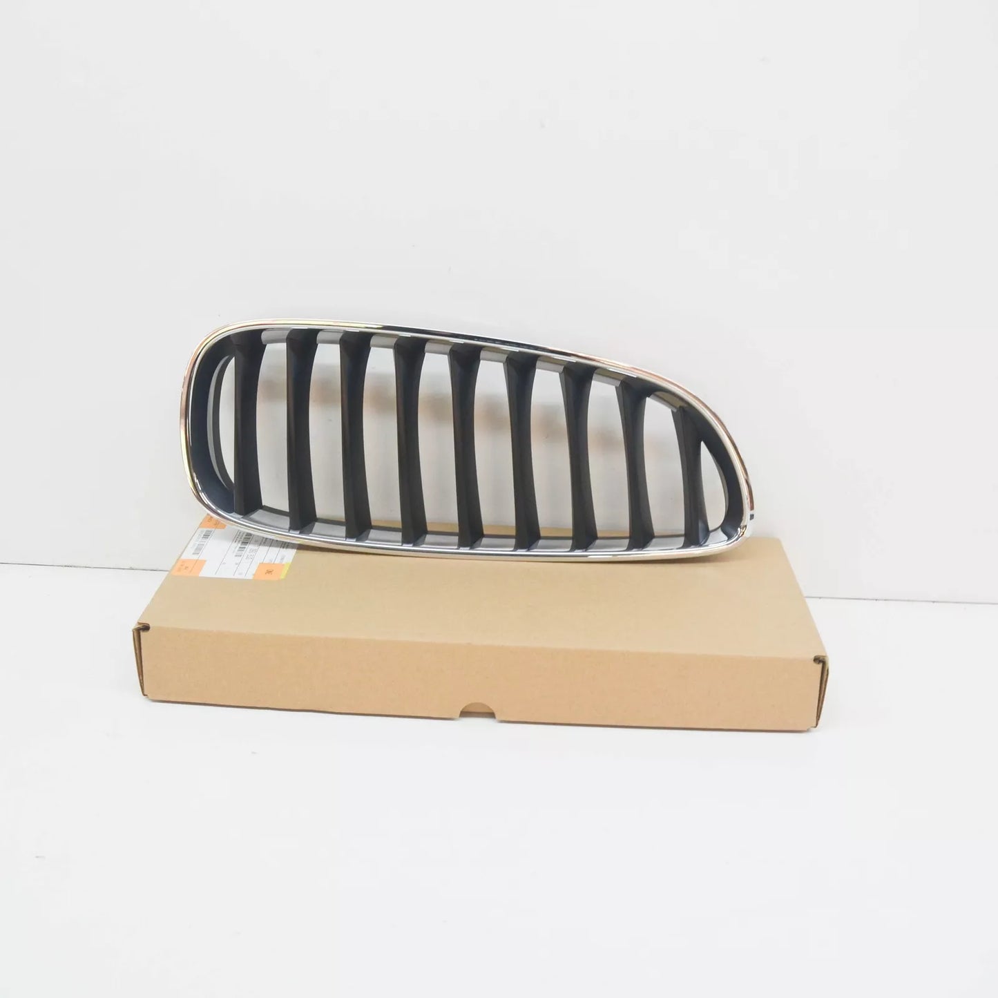 NEW BMW Z4 ROADSTER E89 FRONT RIGHT RADIATOR KIDNEY GRILLE 51137191510 ORIGINAL