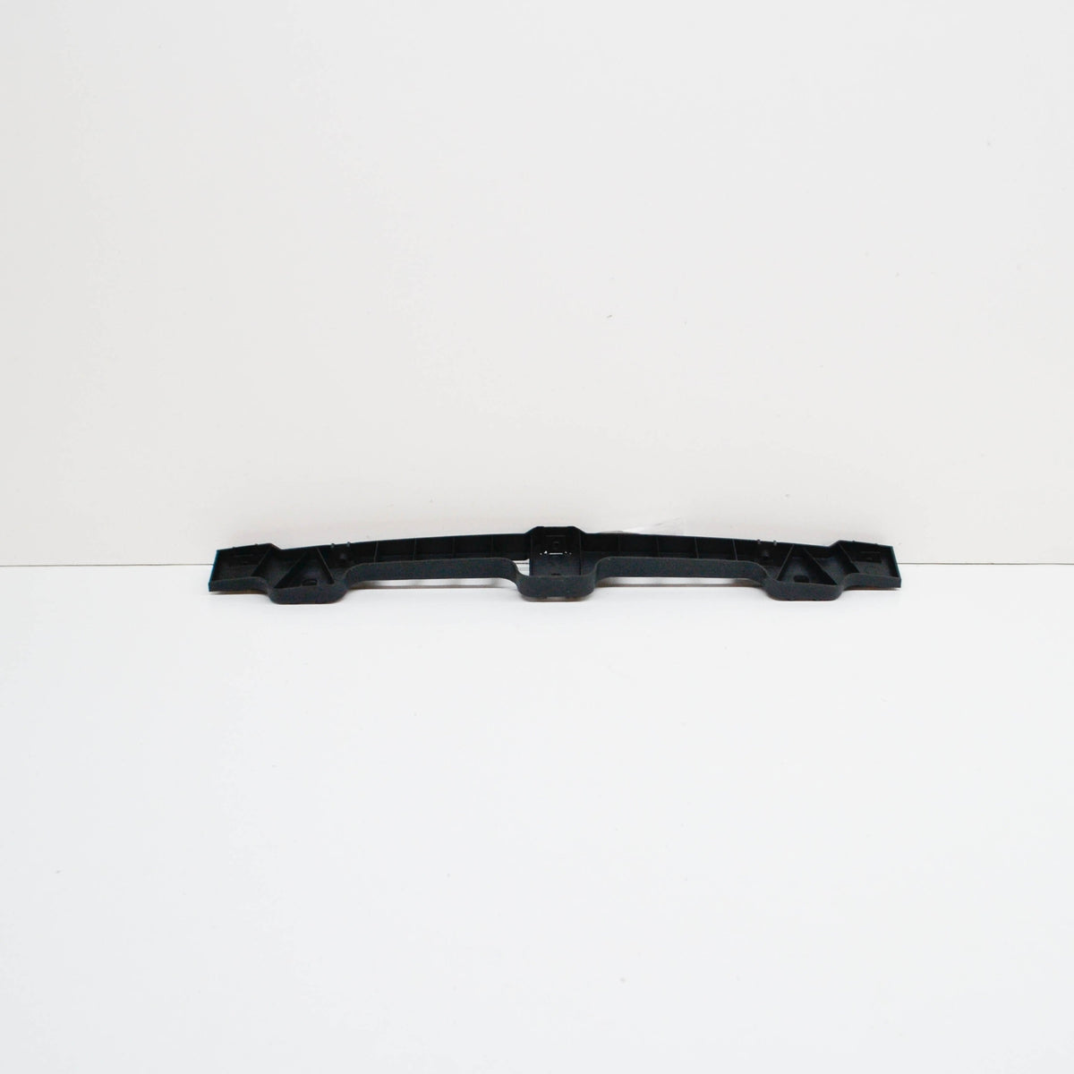 new audi r8 42 rear bumper center mounting bracket 420807215 2015 original