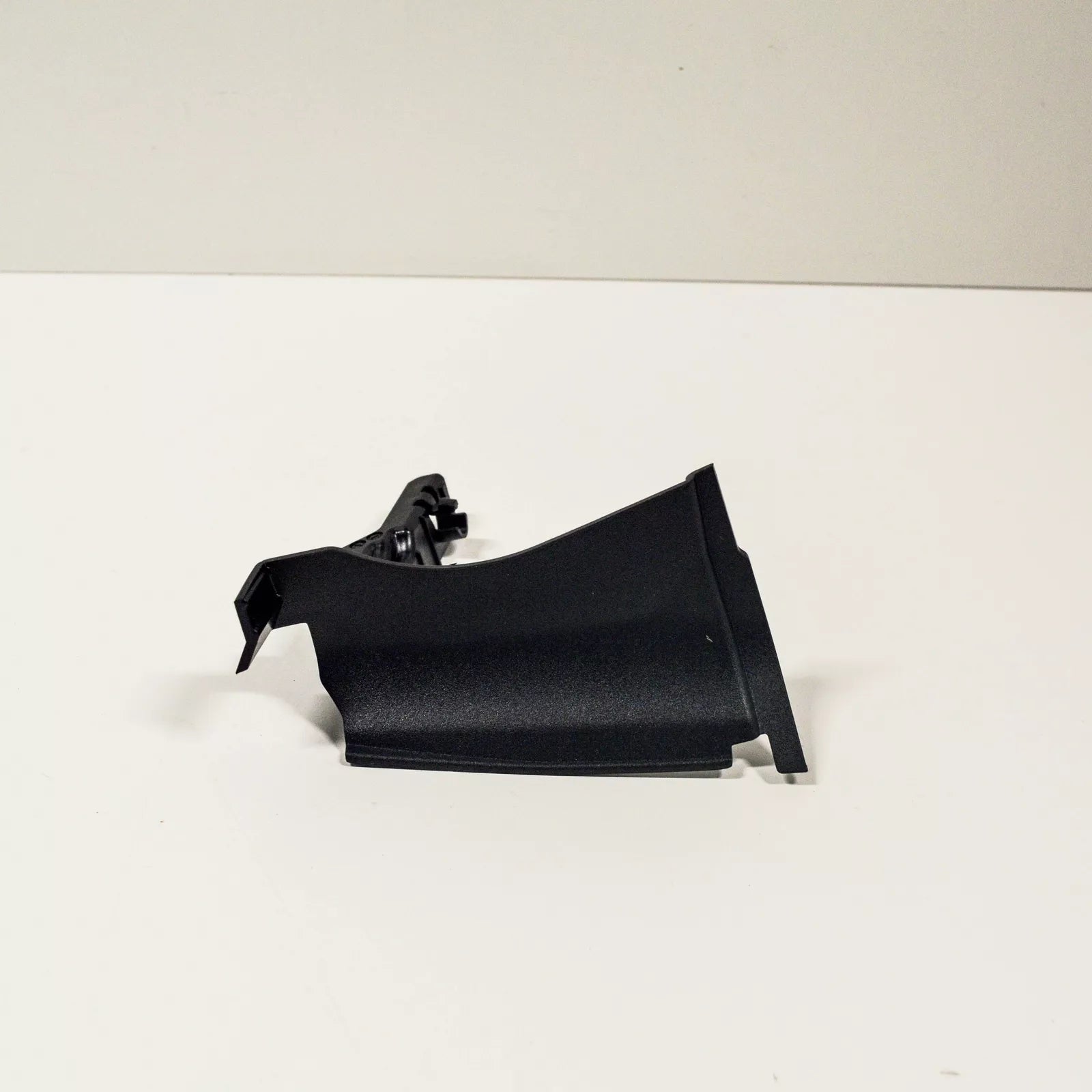 NEW BMW X2 F39 RIGHT DOOR SILL MOUNT COVER BRACKET 51777426454 ORIGINAL