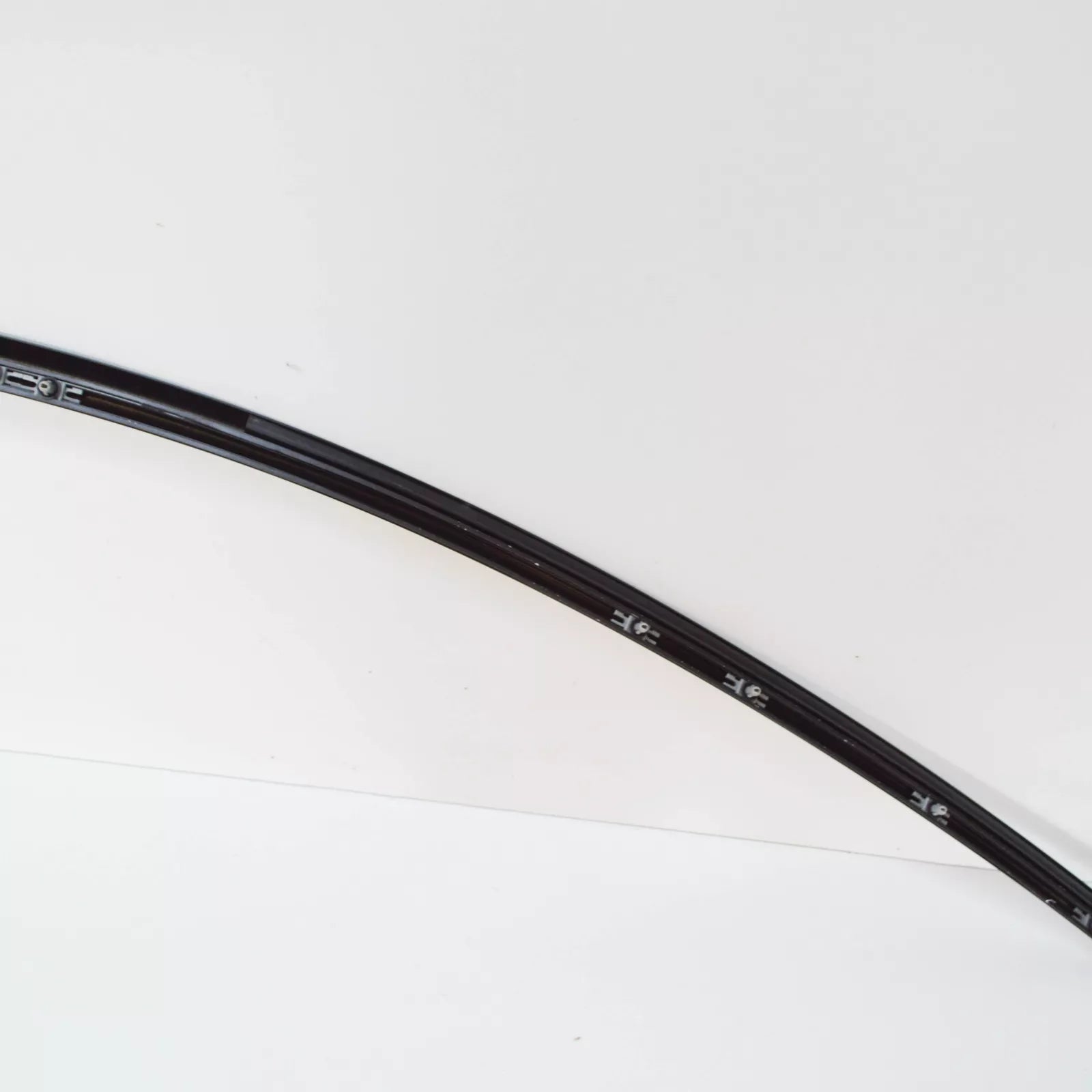 NEW BMW 3 E90 LEFT UPPER WINDOW TRIM STRIP 7117243 51137117243 ORIGINAL