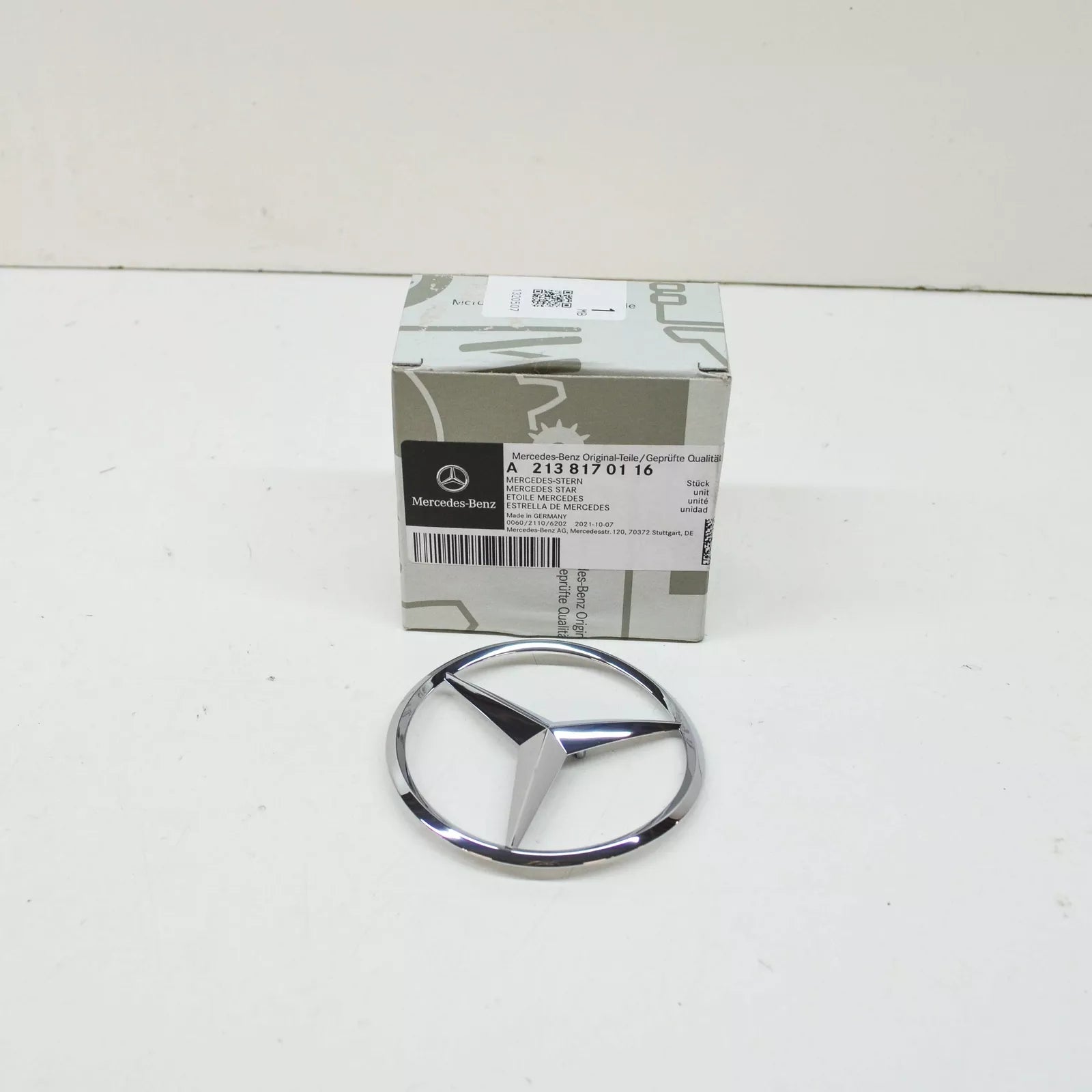 NEW MERCEDES BENZ E W212 REAR TRUNK LID EMBLEM BADGE A2138170116 ORIGINAL