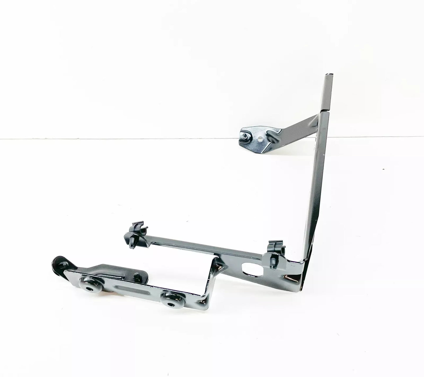 NEW MERCEDES-BENZ GLE W167 AUXILIARY RADIATOR BRACKET A1675016602 ORIGINAL