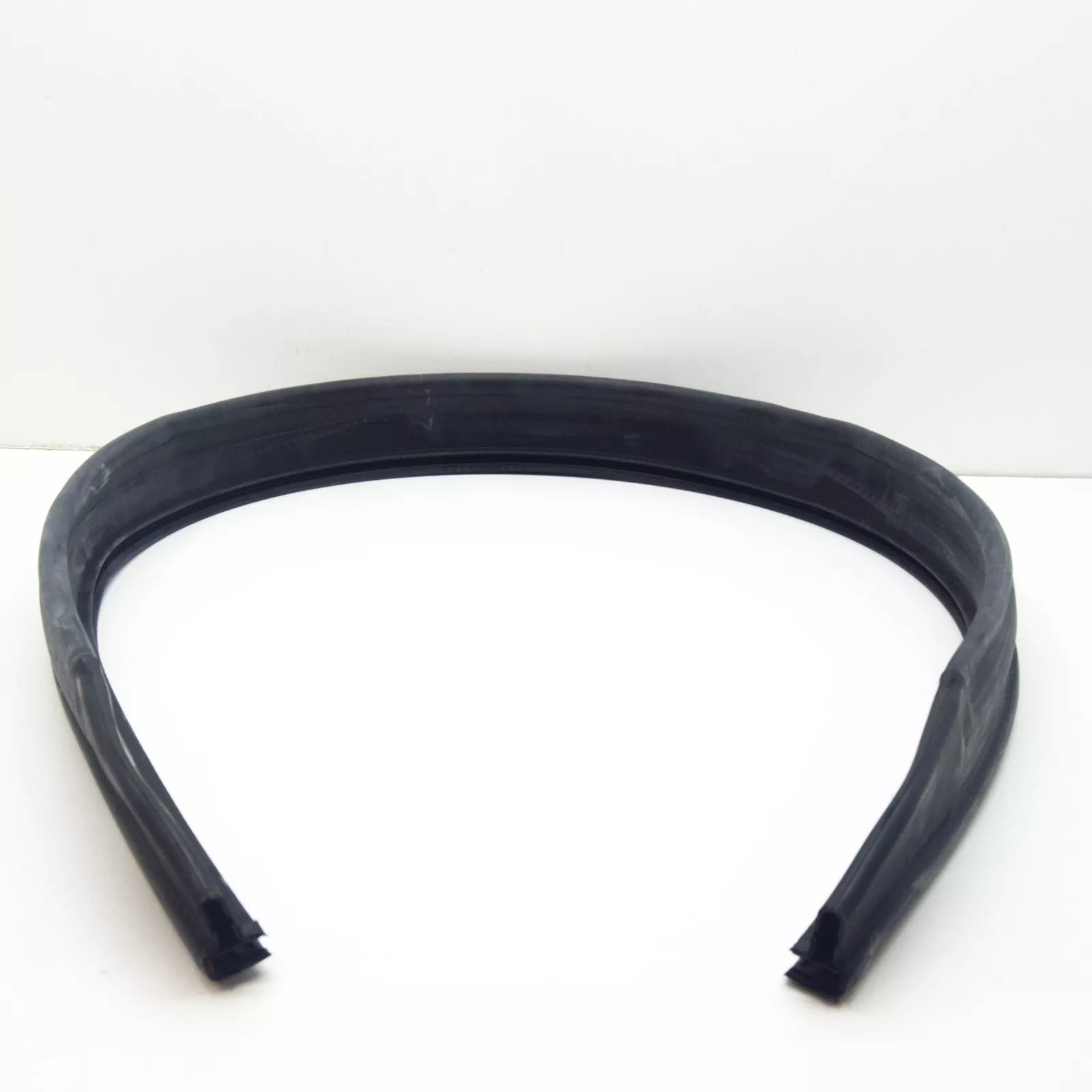 NEW MERCEDES-BENZ GLA X156 ENGINE COMPARTMENT RUBBER SEAL A1768310042 ORIGINAL