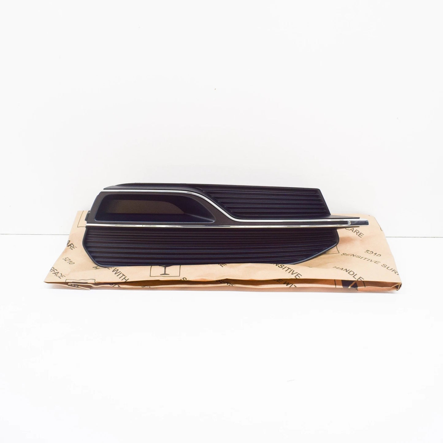 NEW AUDI A3 SPORTBACK 8V FRONT RIGHT LOWER GRILLE 8V4807682A9B9