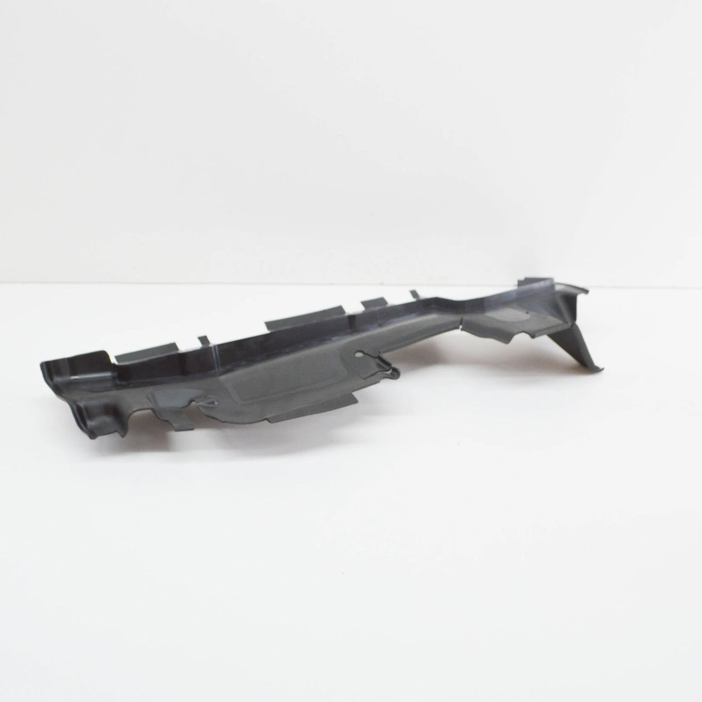 NEW AUDI Q3 8U RIGHT RADIATOR AIR GUIDE 8U0121284M ORIGINAL