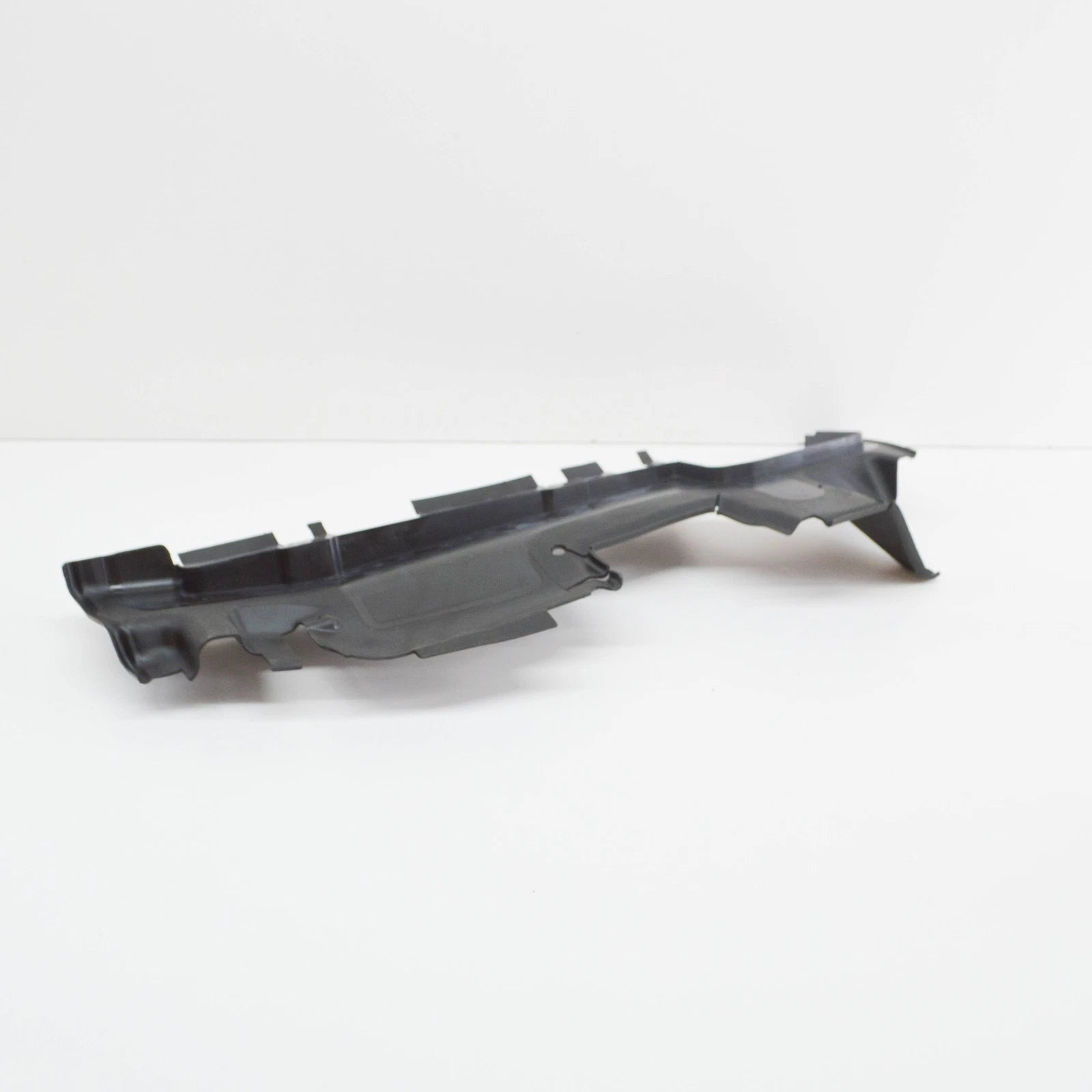 NEW AUDI Q3 8U RIGHT RADIATOR AIR GUIDE 8U0121284M ORIGINAL