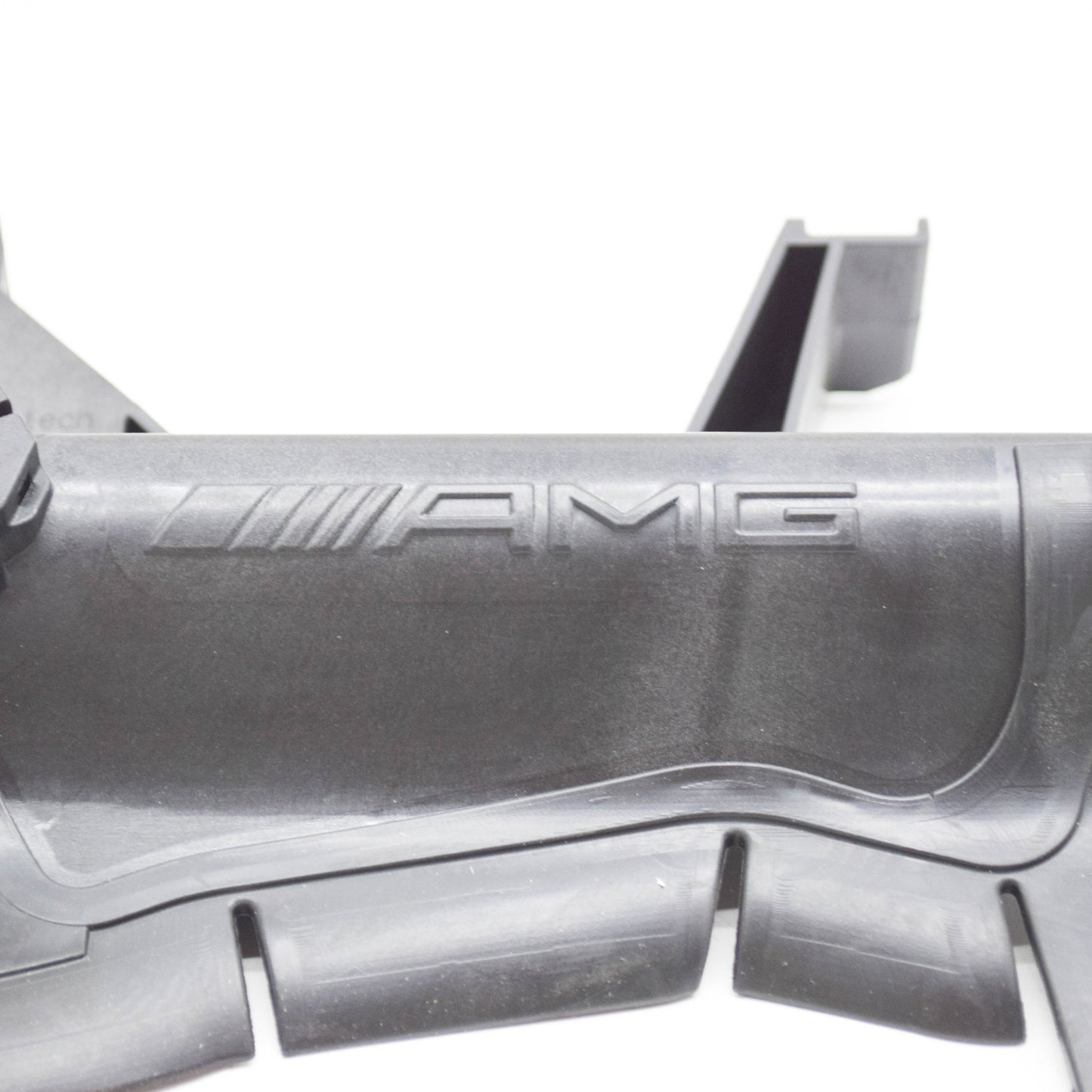 NEW MERCEDES-BENZ E W212 LEFT ENGINE OIL COOLER BRACKET A2125001631 ORIGINAL