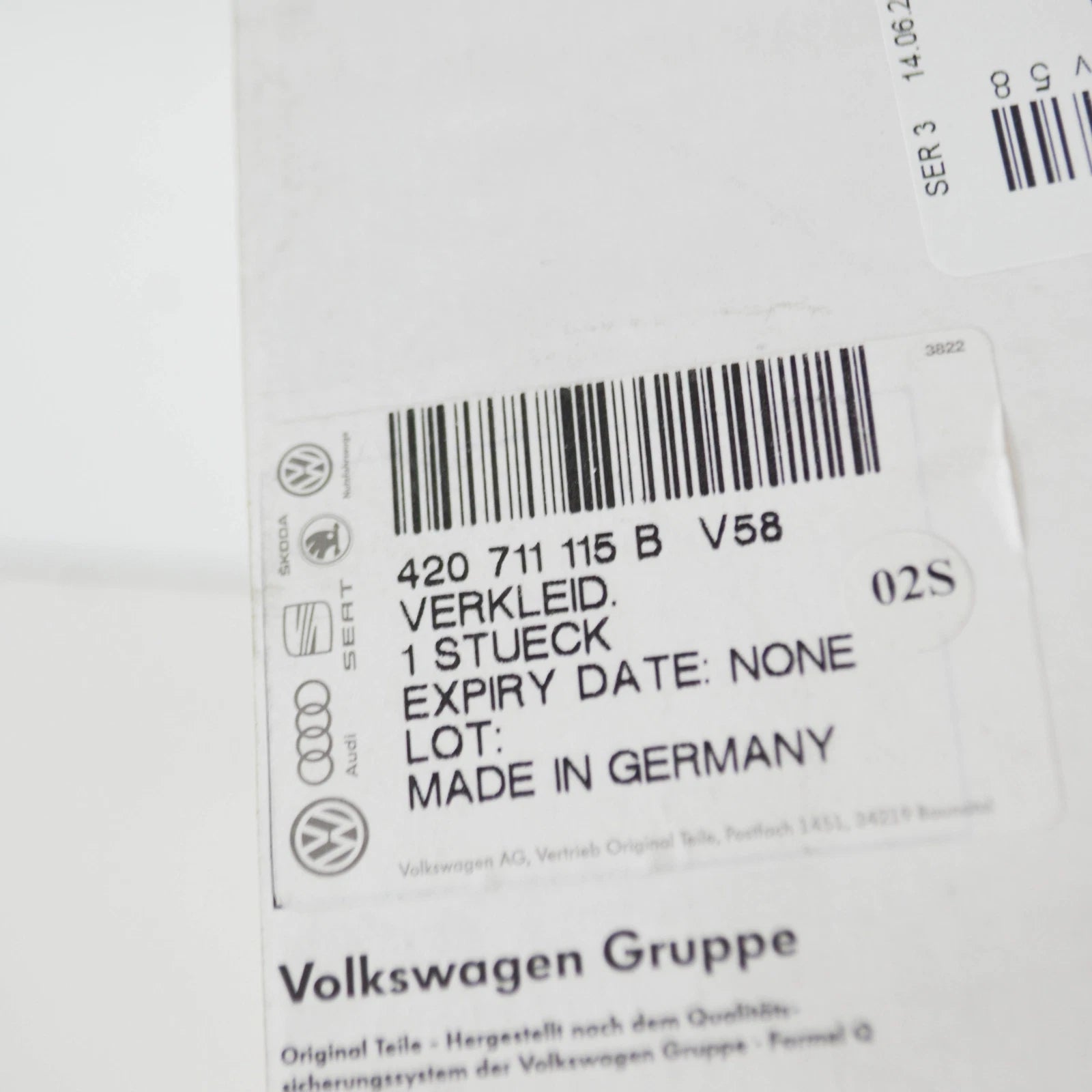 NEW AUDI R8 4S GEARSHIFT LEVER TRIM 420711115BV58 ORIGINAL