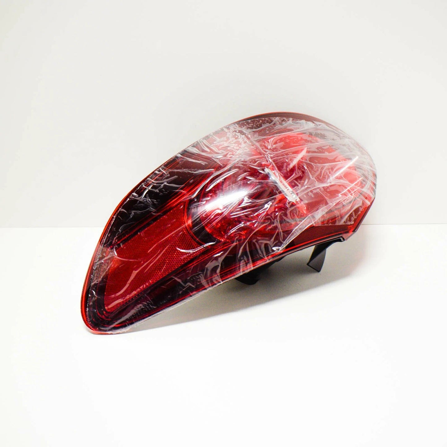 NEW VOLKSWAGEN PASSAT CC REAR RIGHT OUTER TAIL LIGHT LAMP 3C8945208S ORIGINAL