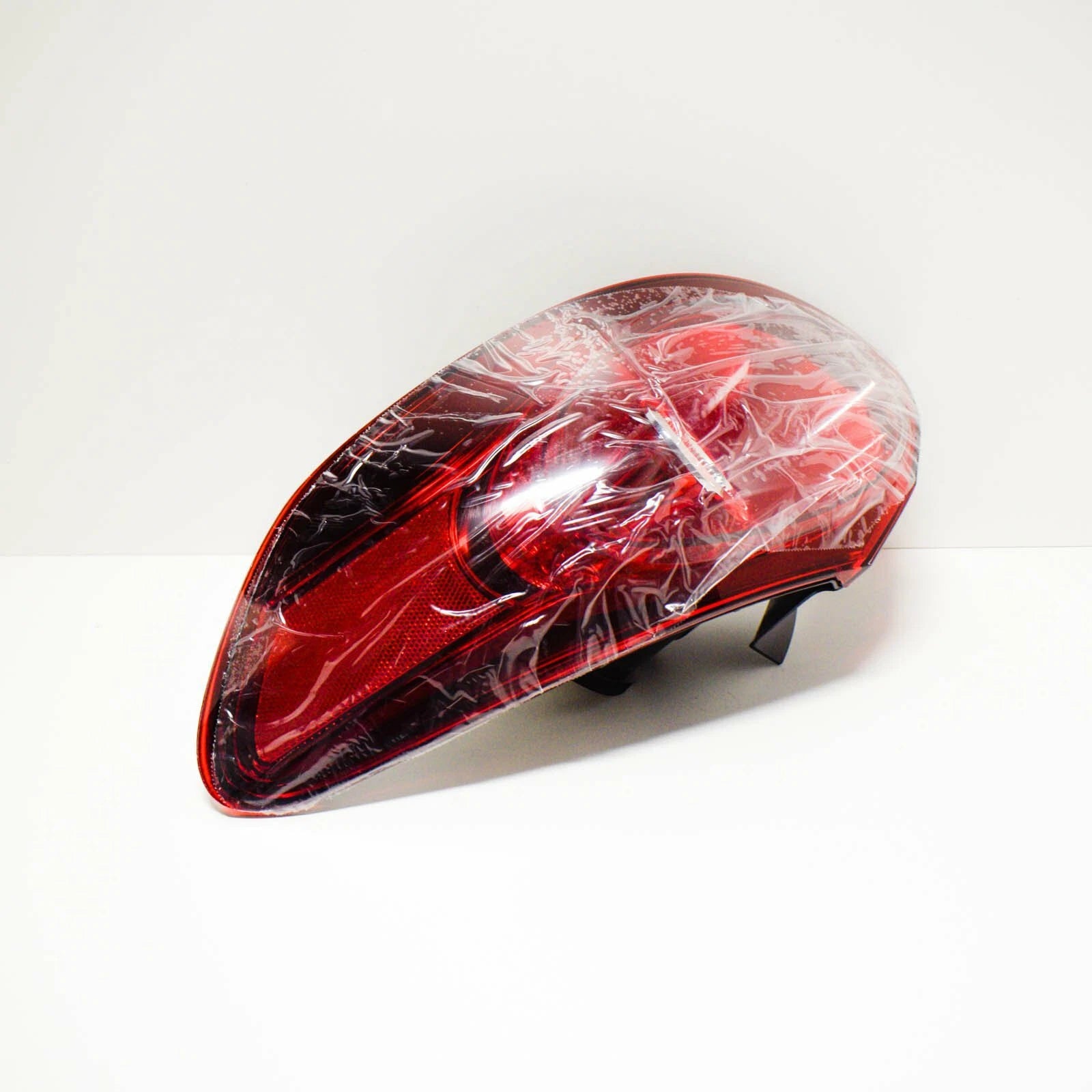 NEW VOLKSWAGEN PASSAT CC REAR RIGHT OUTER TAIL LIGHT LAMP 3C8945208S ORIGINAL