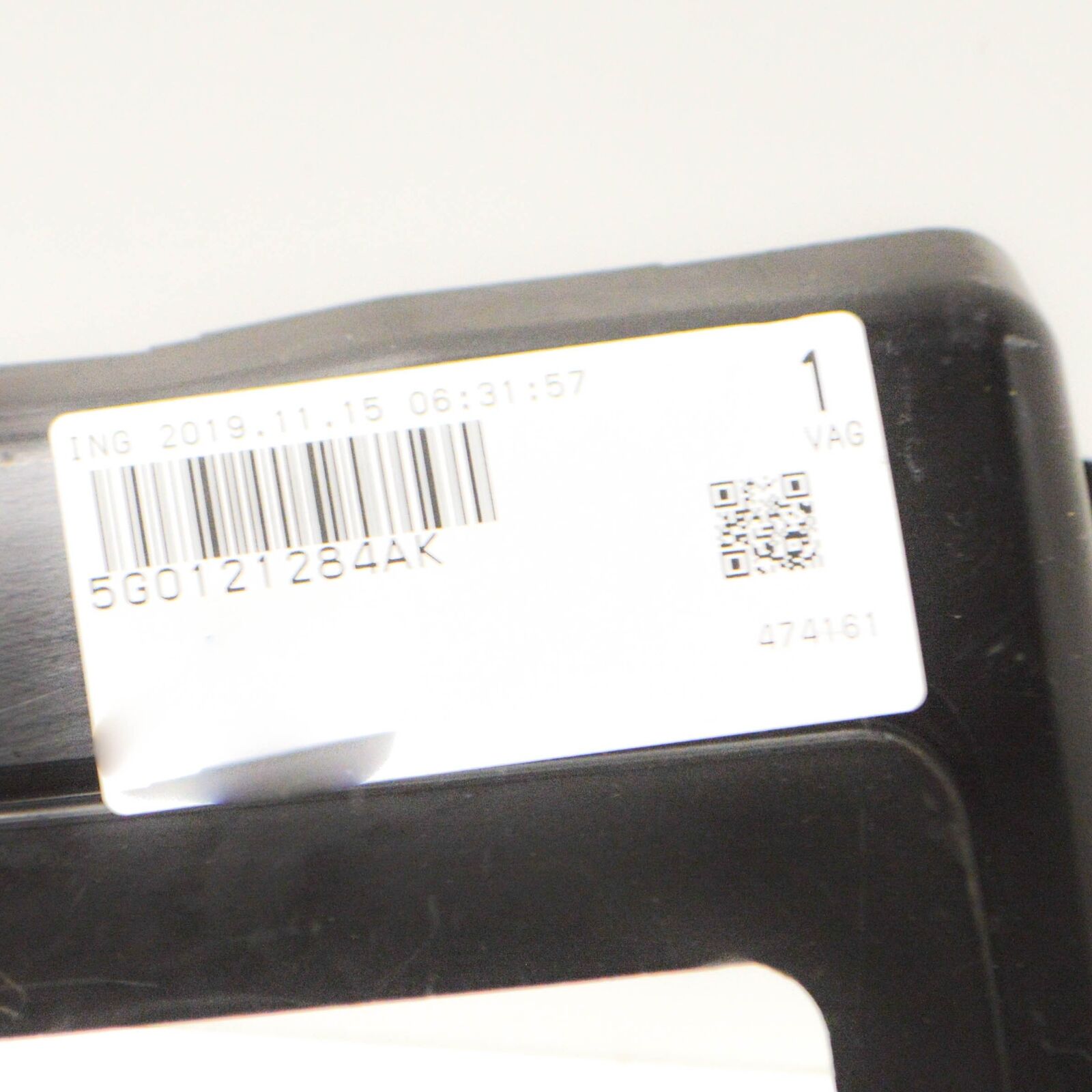 NEW VOLKSWAGEN GOLF MK7 RADIATOR RIGHT AIR GUIDE 5G0121284AK ORIGINAL