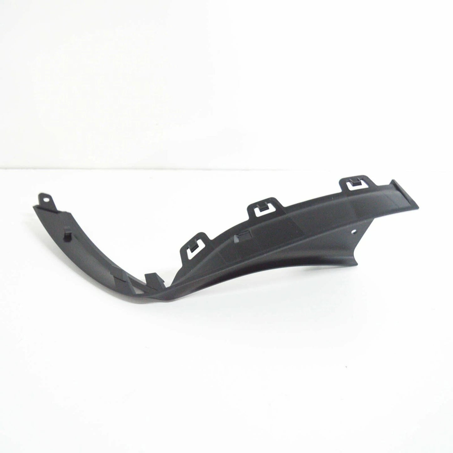 NEW MERCEDES-BENZ A W176 FRONT BUMPER RIGHT COVER A1768857800