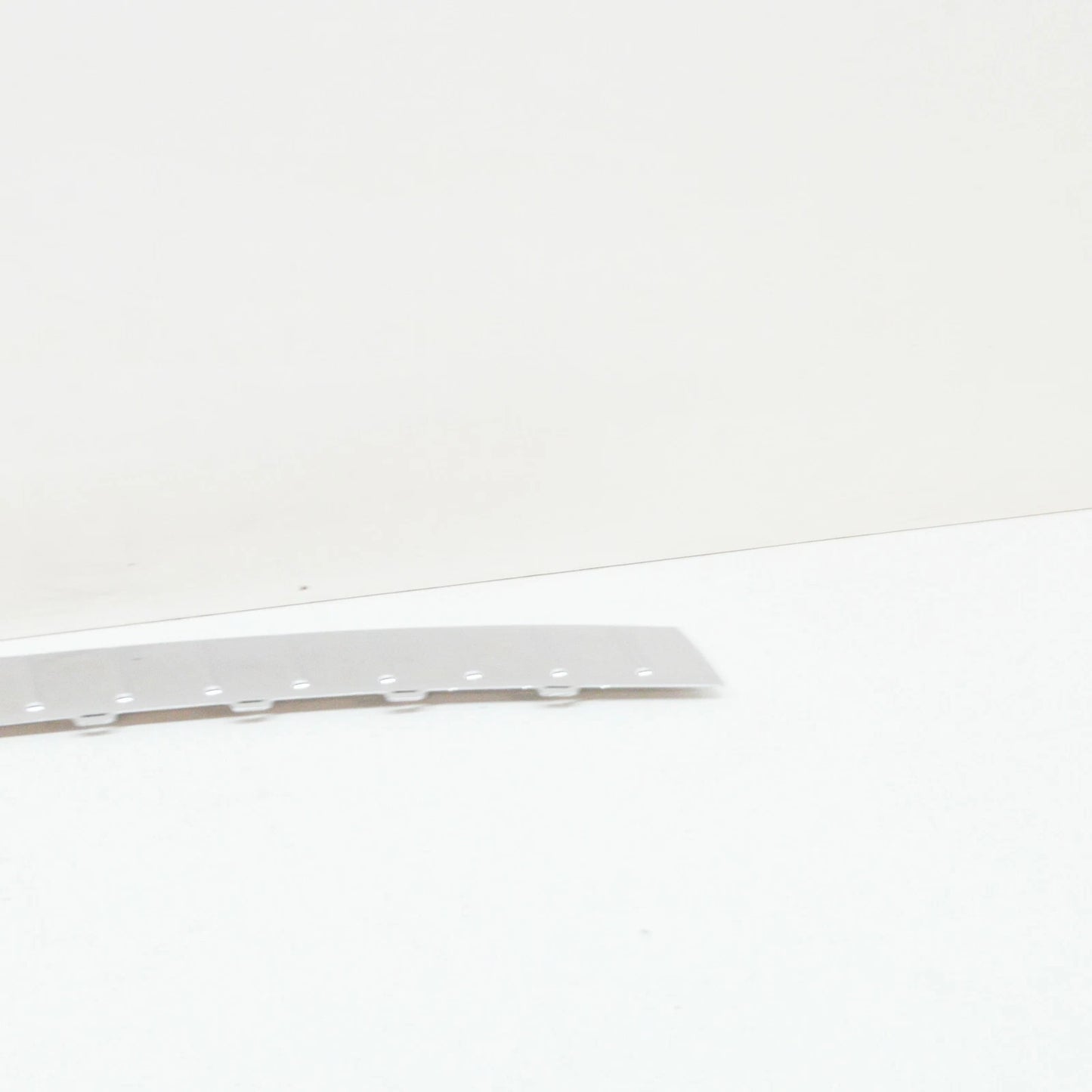 NEW VW TOUAREG 7P REAR BUMPER UPPER CHROME TRIM MOLDING 7P6807787A2ZZ ORIGINAL