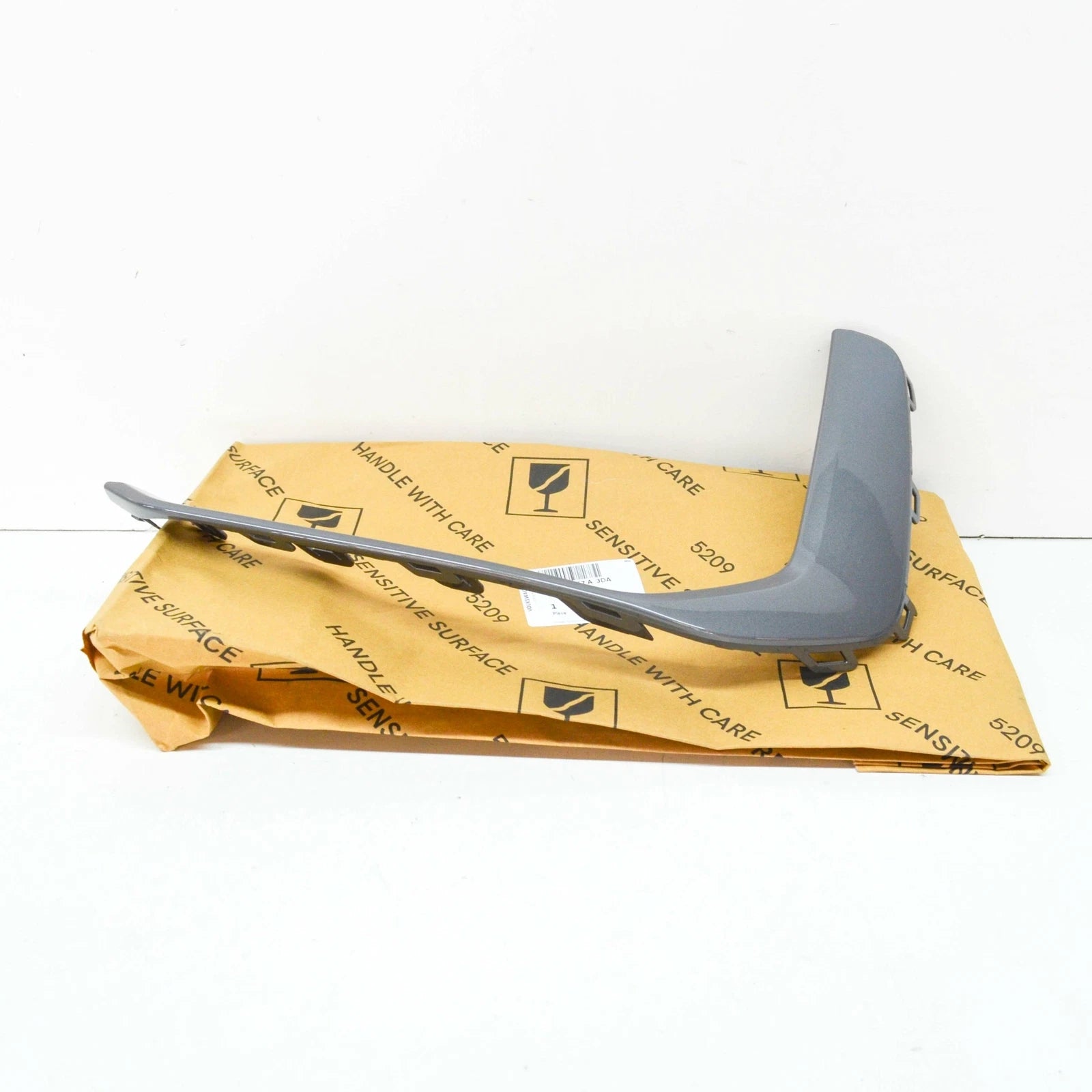 NEW AUDI A6 S6 C8 FRONT LEFT BUMPER MOLDING 4K0807967A3DA ORIGINAL