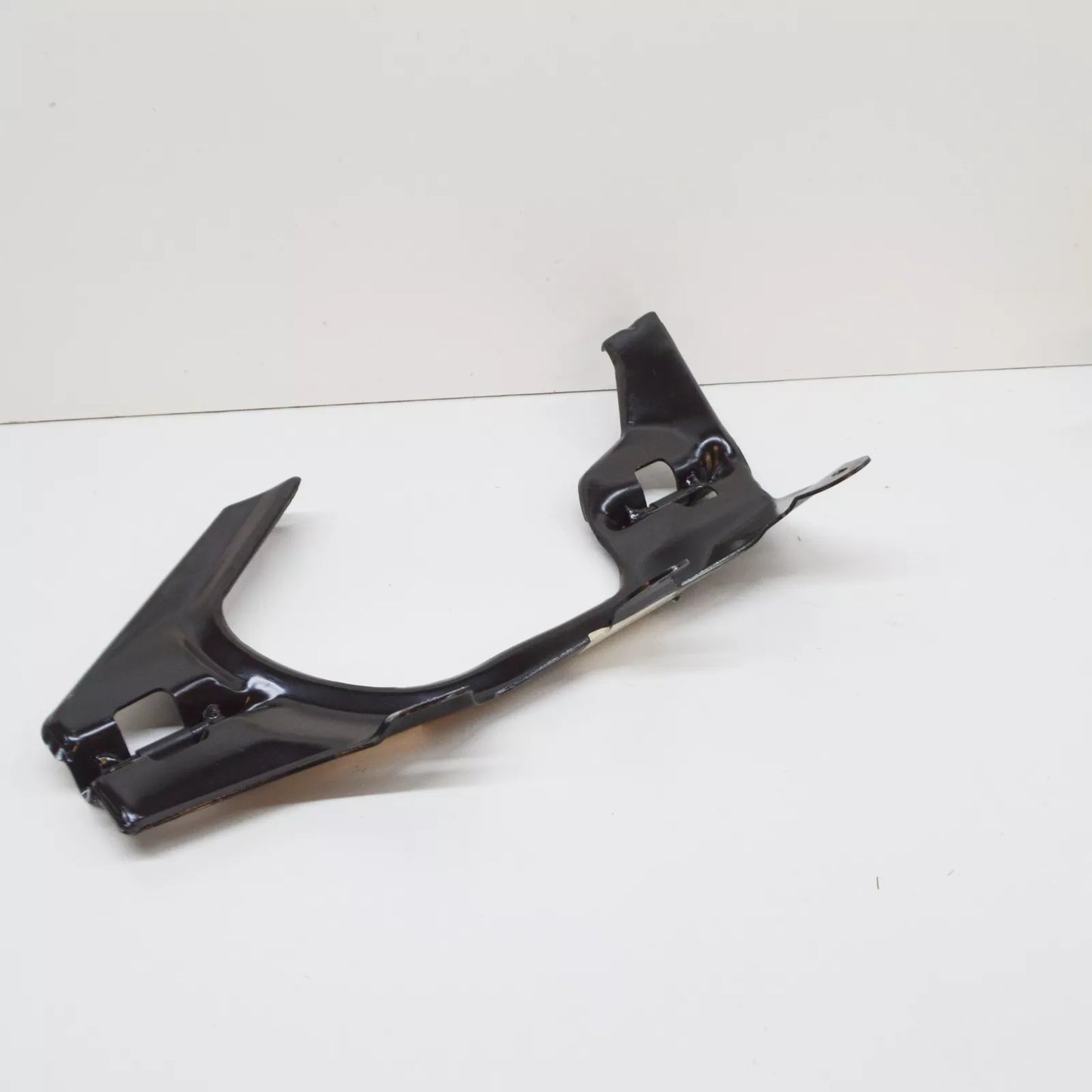 NEW MERCEDES-BENZ ML W163 FOLDING SEAT RIGHT CONSOLE BRACKET A1639300230