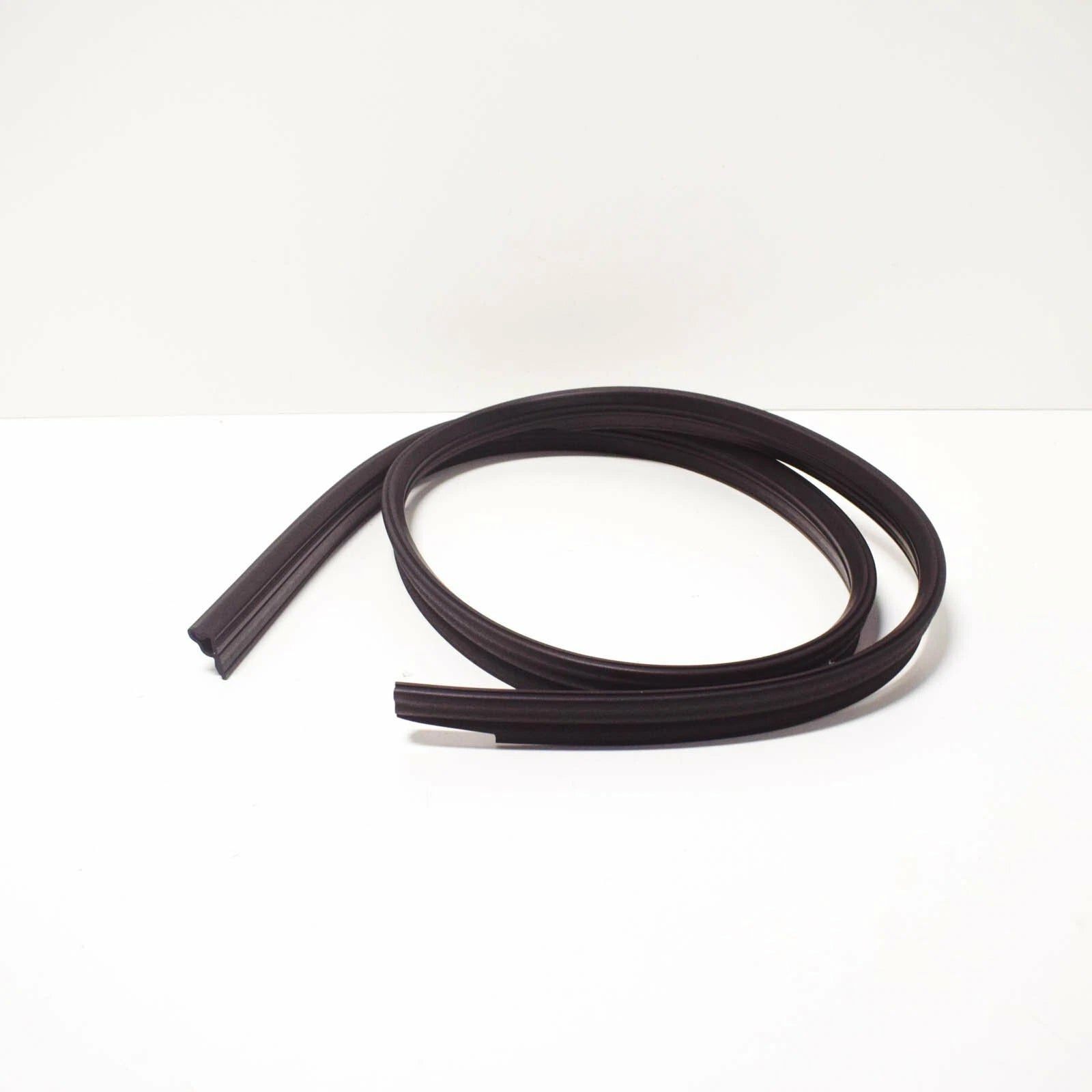 NEW AUDI A5 8W6 FRONT RIGHT UPPER DOOR EDGE PROTECTION SEAL 8W8854544