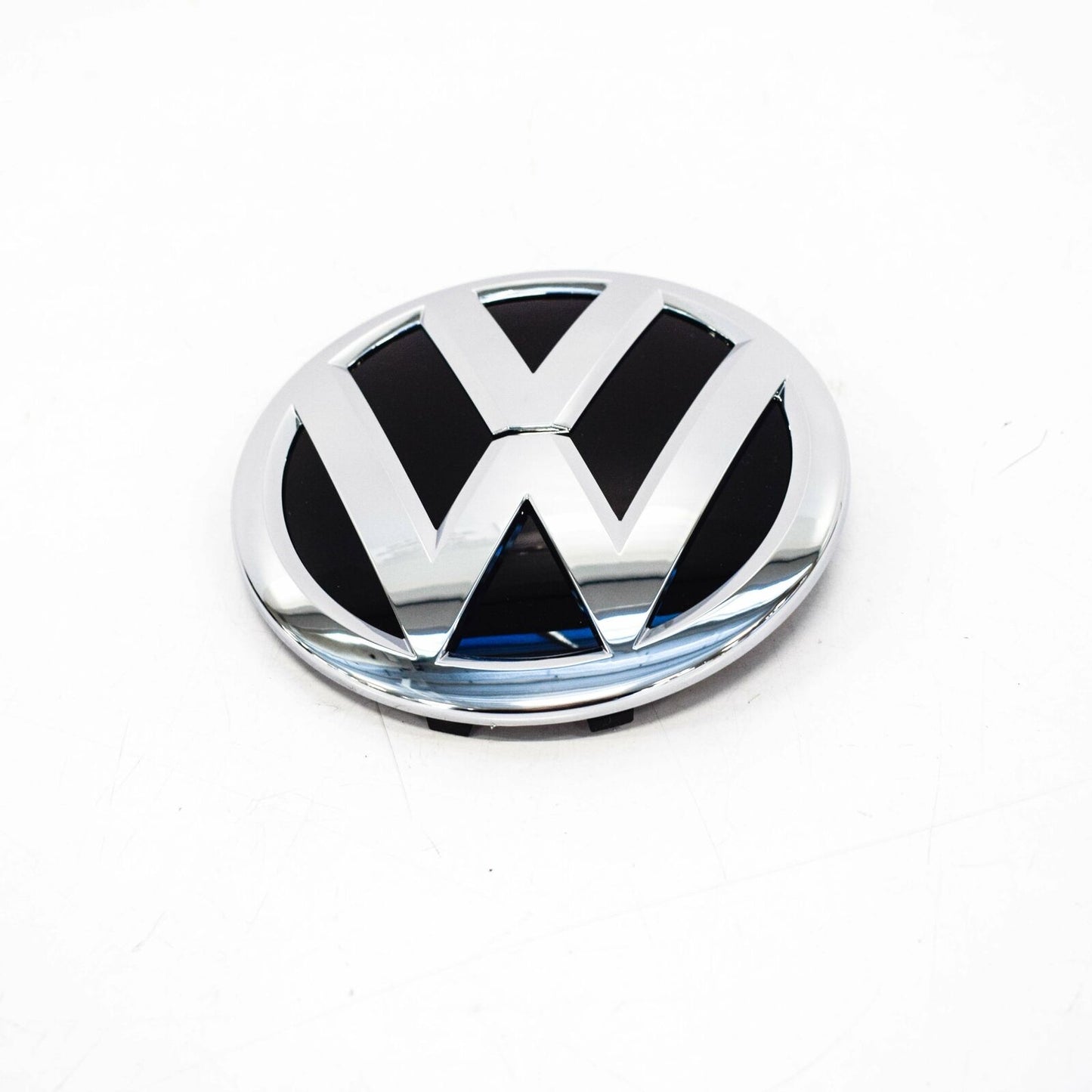NEW VOLKSWAGEN JETTA A6 5C6 EMBLEM - FRONT BADGE CHROME 3G0853601BDPJ ORIGINAL