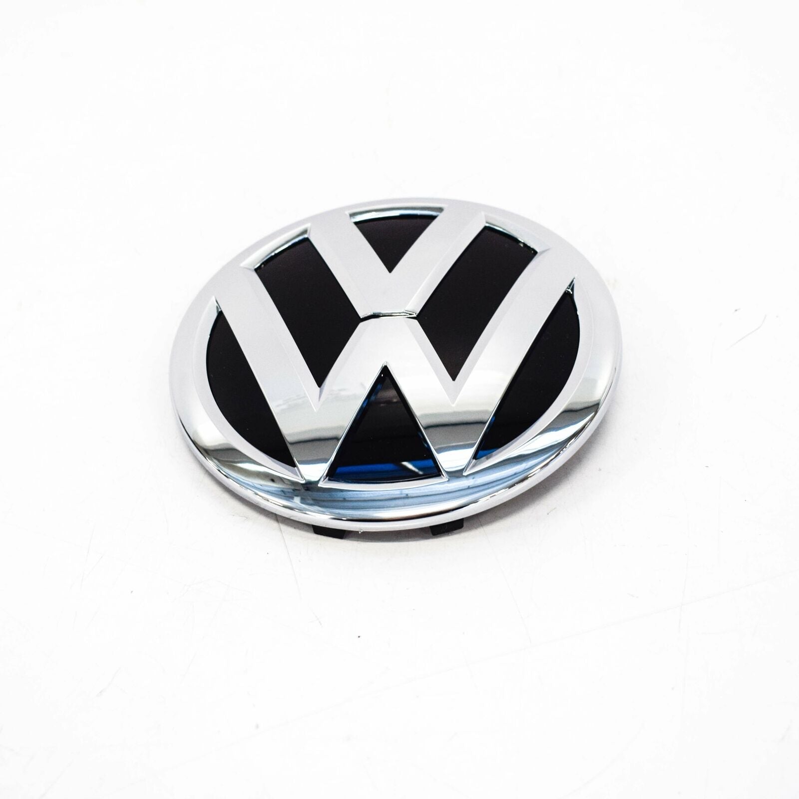 NEW VOLKSWAGEN JETTA A6 5C6 EMBLEM - FRONT BADGE CHROME 3G0853601BDPJ ORIGINAL