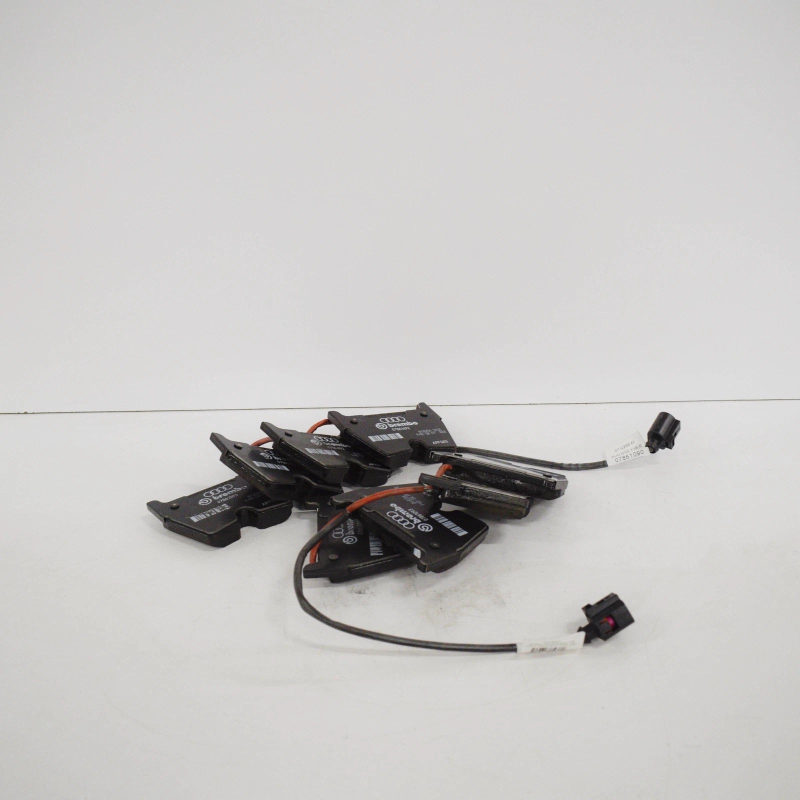 NEW AUDI A3 RS3 SPORTBACK 8V FRONT BRAKE PAD SET 8V0698151L ORIGINAL