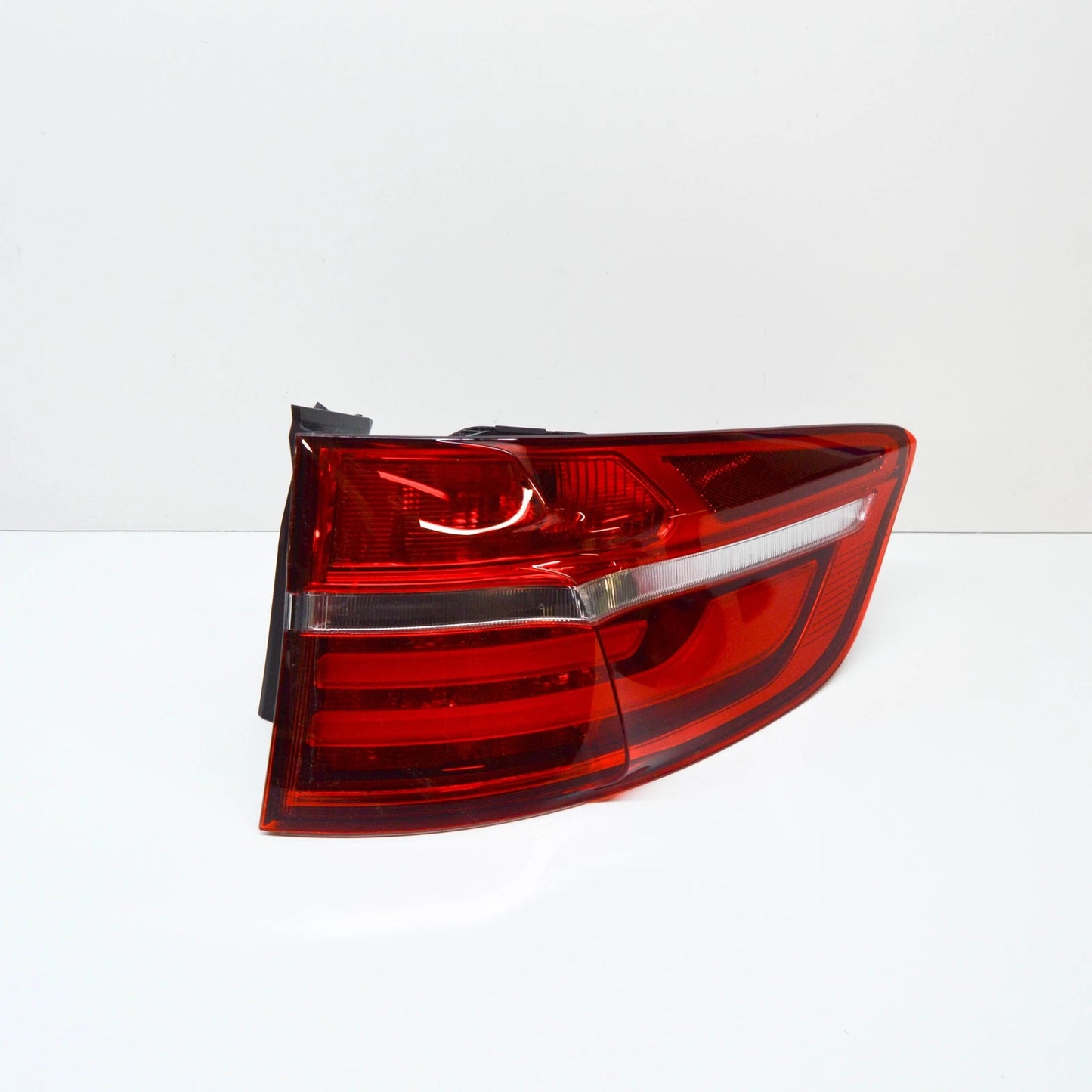 NEW BMW X6 E71 REAR RIGHT TAILLIGHT 63217295004 7295004 ORIGINAL