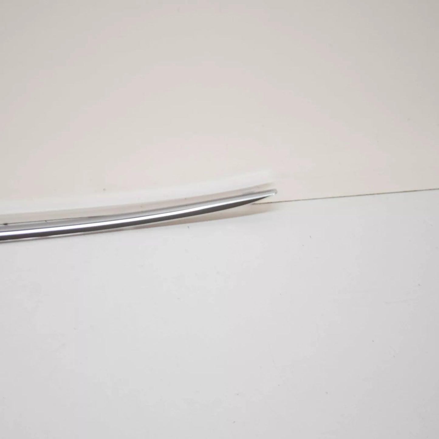 NEW MERCEDES-BENZ C W205 FRONT RIGHT DOOR MOLDING A2056906202 ORIGINAL