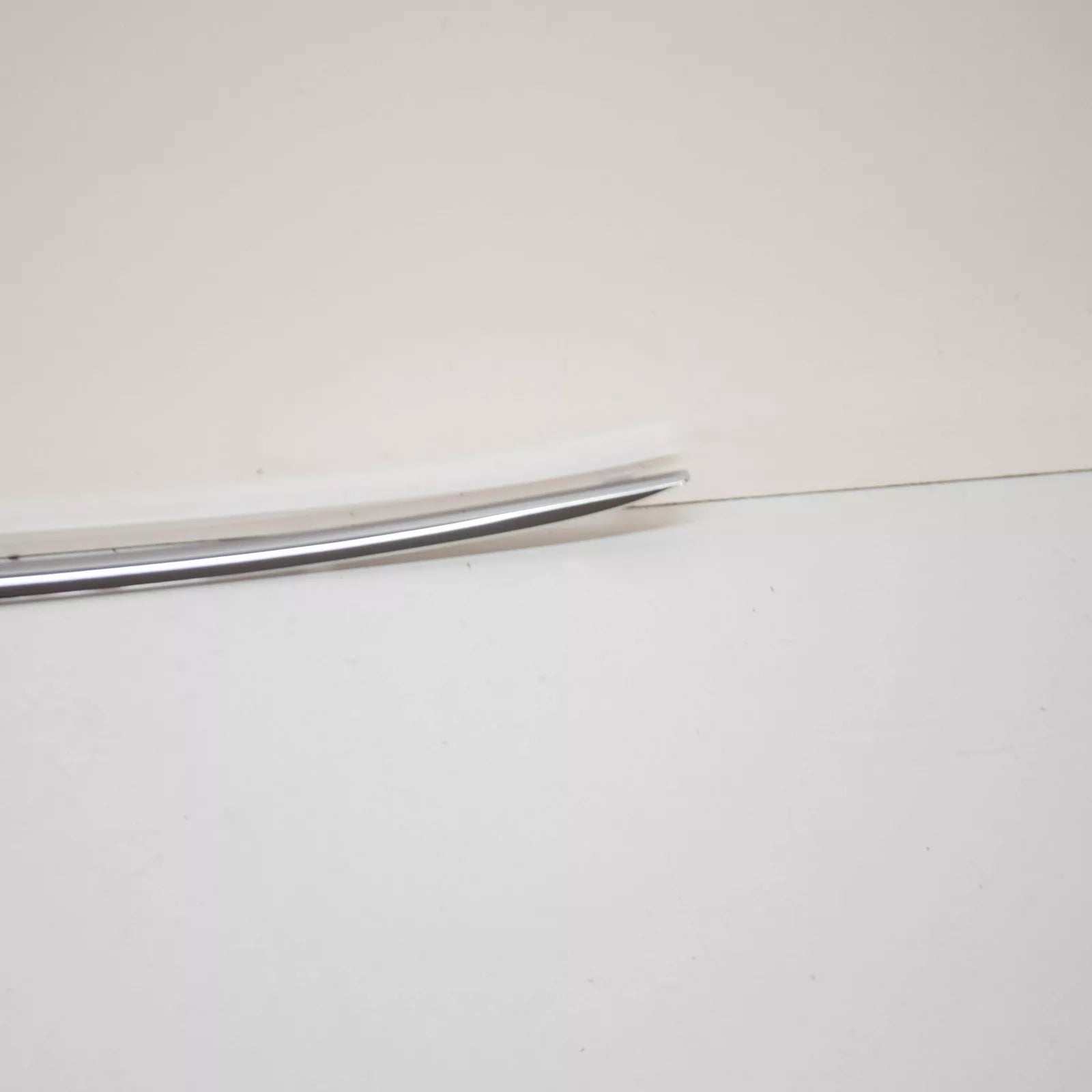 NEW MERCEDES-BENZ C W205 FRONT RIGHT DOOR MOLDING A2056906202 ORIGINAL