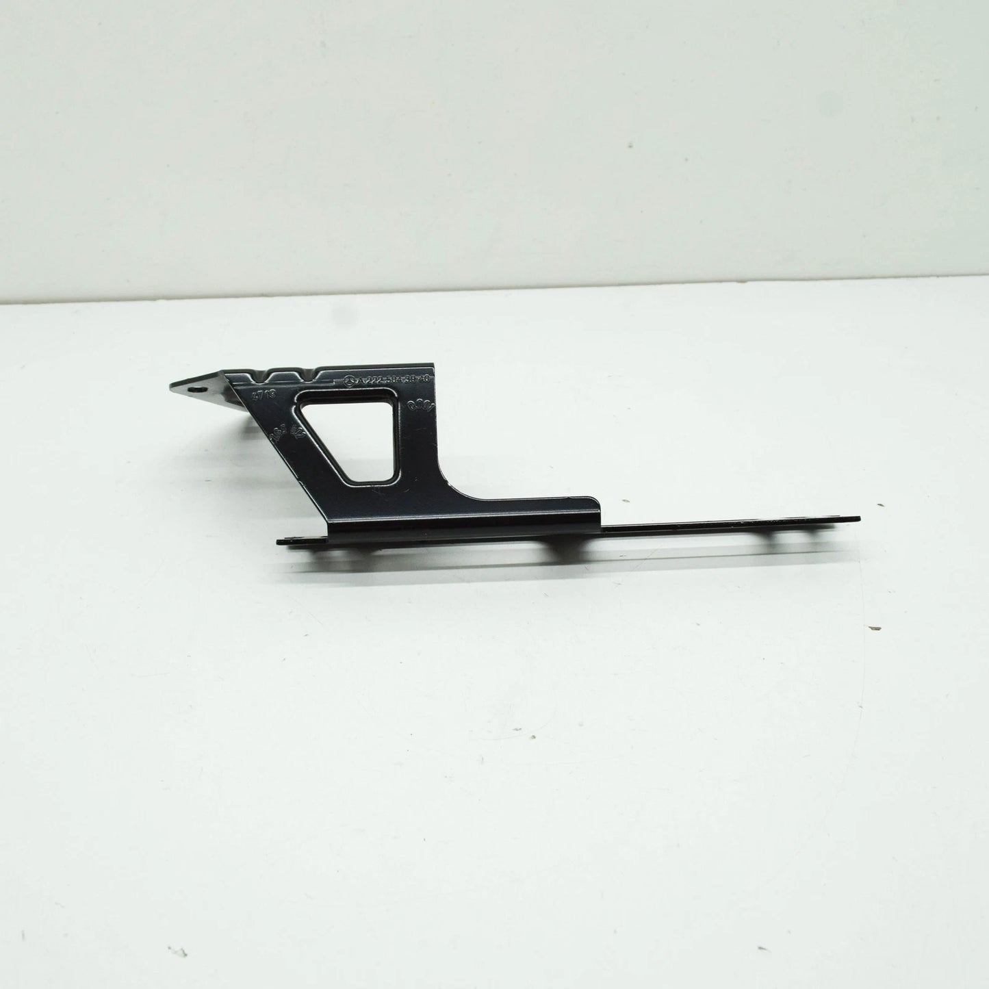 NEW MERCEDES-BENZ S W222 LEFT RADIATOR BRACKET A2225043940 ORIGINAL