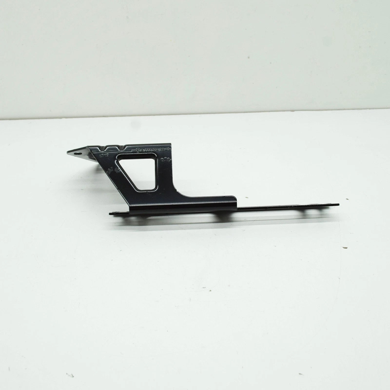 NEW MERCEDES-BENZ S W222 LEFT RADIATOR BRACKET A2225043940 ORIGINAL