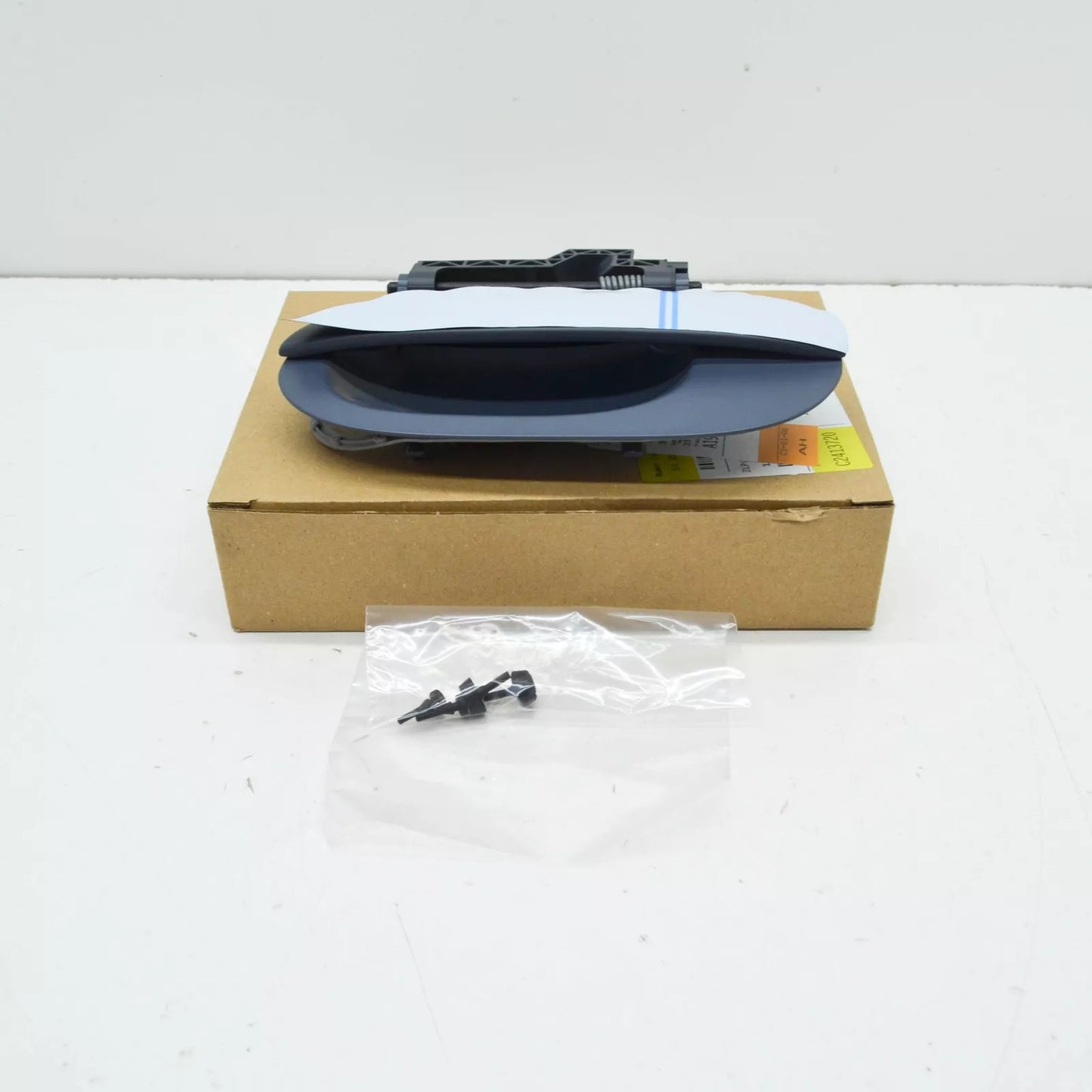 NEW BMW 5 E39 REAR LEFT INTERIOR OPENING HANDLE 8245465 51228245465 ORIGINAL