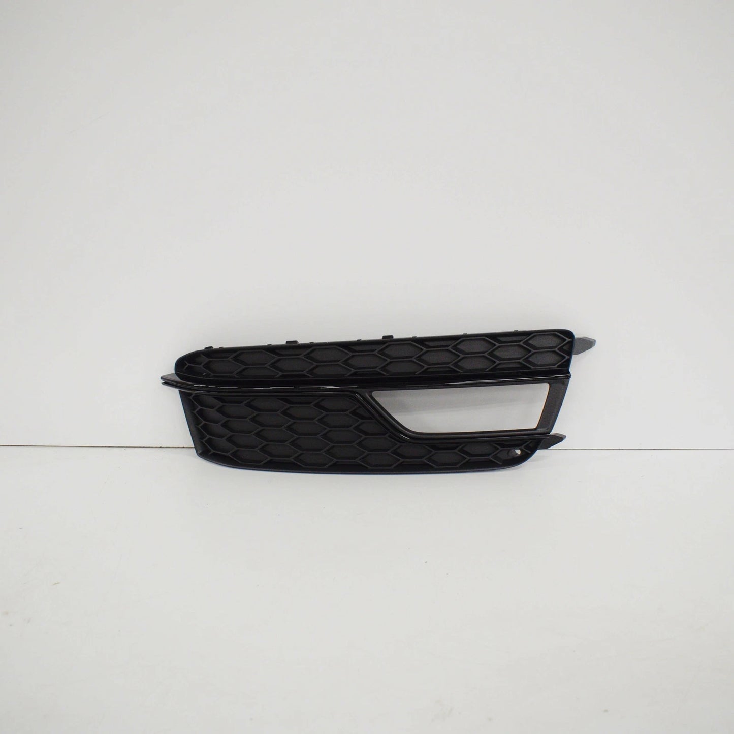 NEW AUDI A5 8TA RIGHT FOG LIGHT GRILLE 8T0807682K01C GENUINE