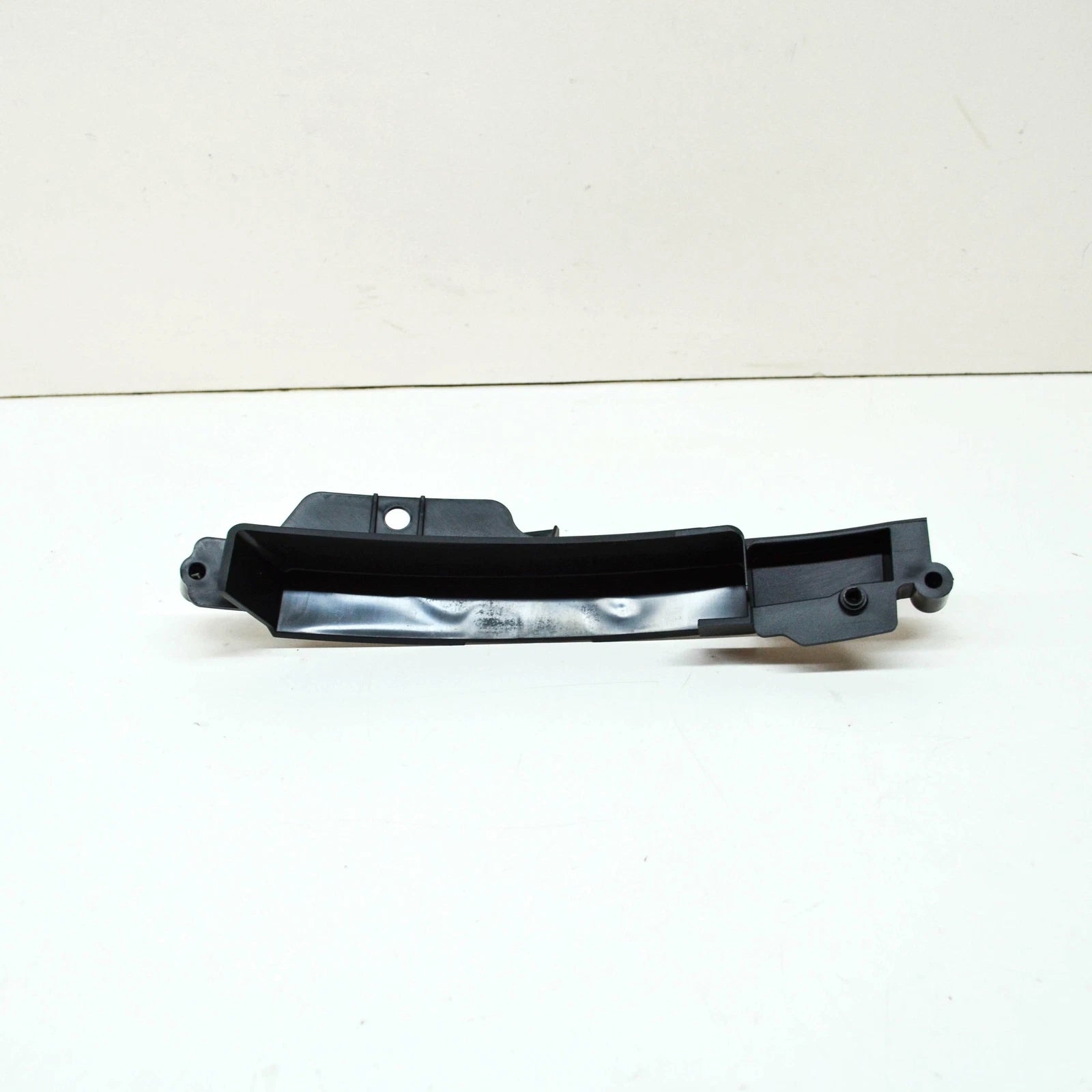 NEW AUDI Q2 GA FRONT BUMPER LEFT AIR CURTAIN BRACKET 81A807409 ORIGINAL