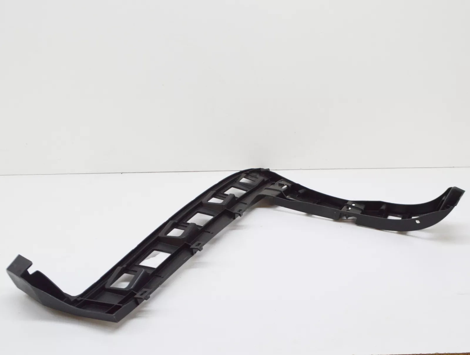 NEW VOLKSWAGEN PASSAT B6 REAR BUMPER LEFT INNER GUIDE PROFILE 3C5807377 ORIGINAL