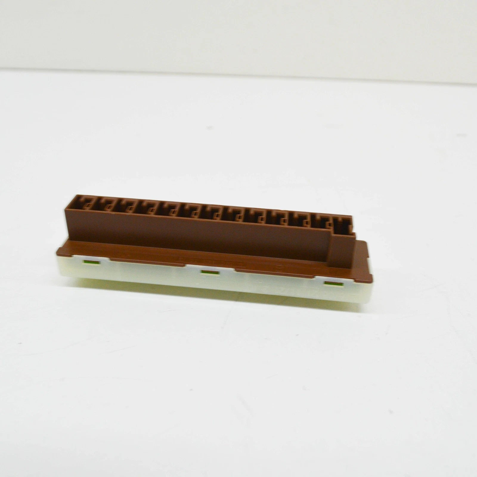 NEW MERCEDES-BENZ E COUPE C207 ENERGY DISTRIBUTOR LEFT A0009820112 ORIGINAL