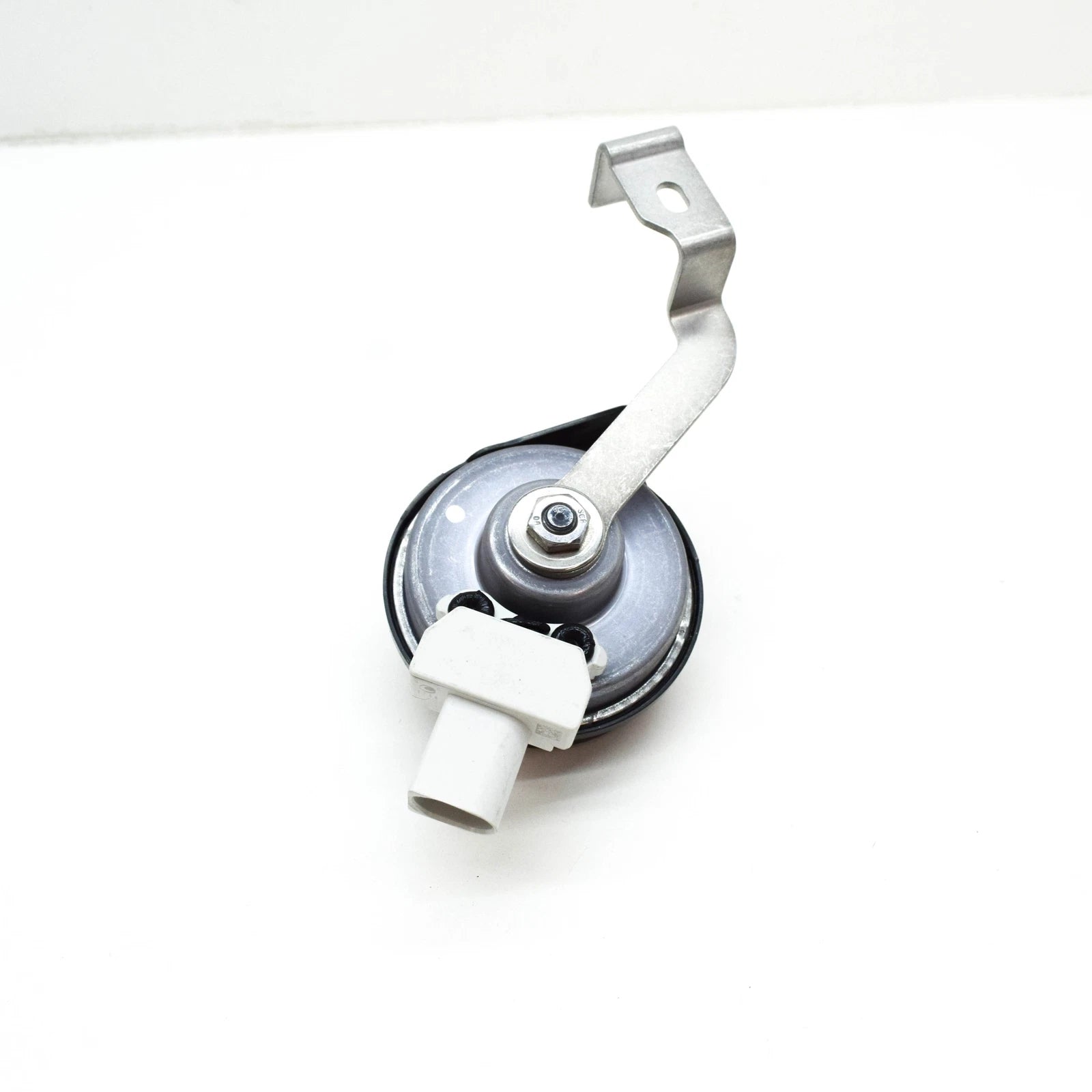 NEW BMW 2 ACTIVE TOURER F45 LOW HORN SIGNAL 61337338686 ORIGINAL