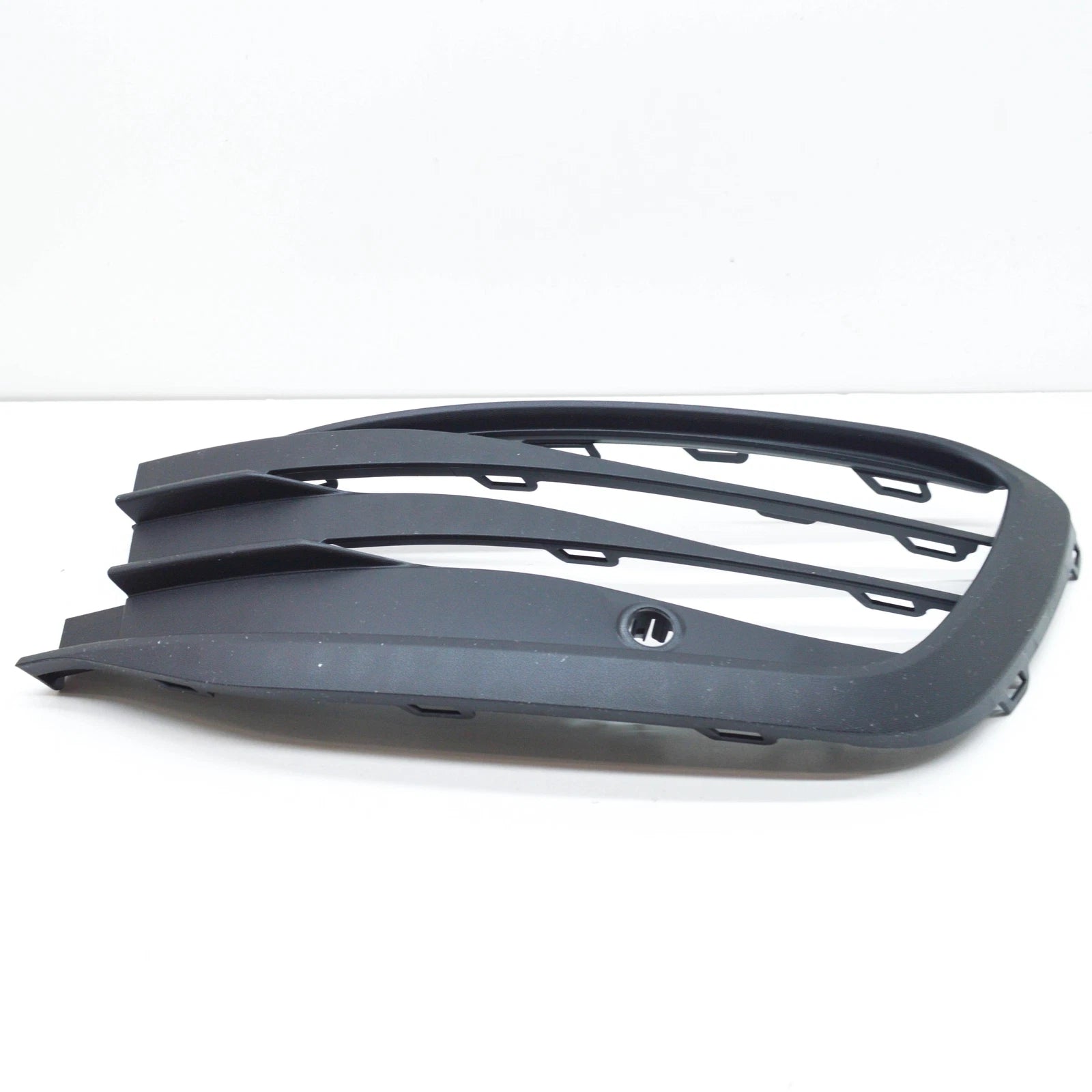 NEW VOLKSWAGEN GOLF MK8 CD1 FRONT BUMPER RIGHT GRILLE 5H0853666J9B9 GENYUNE