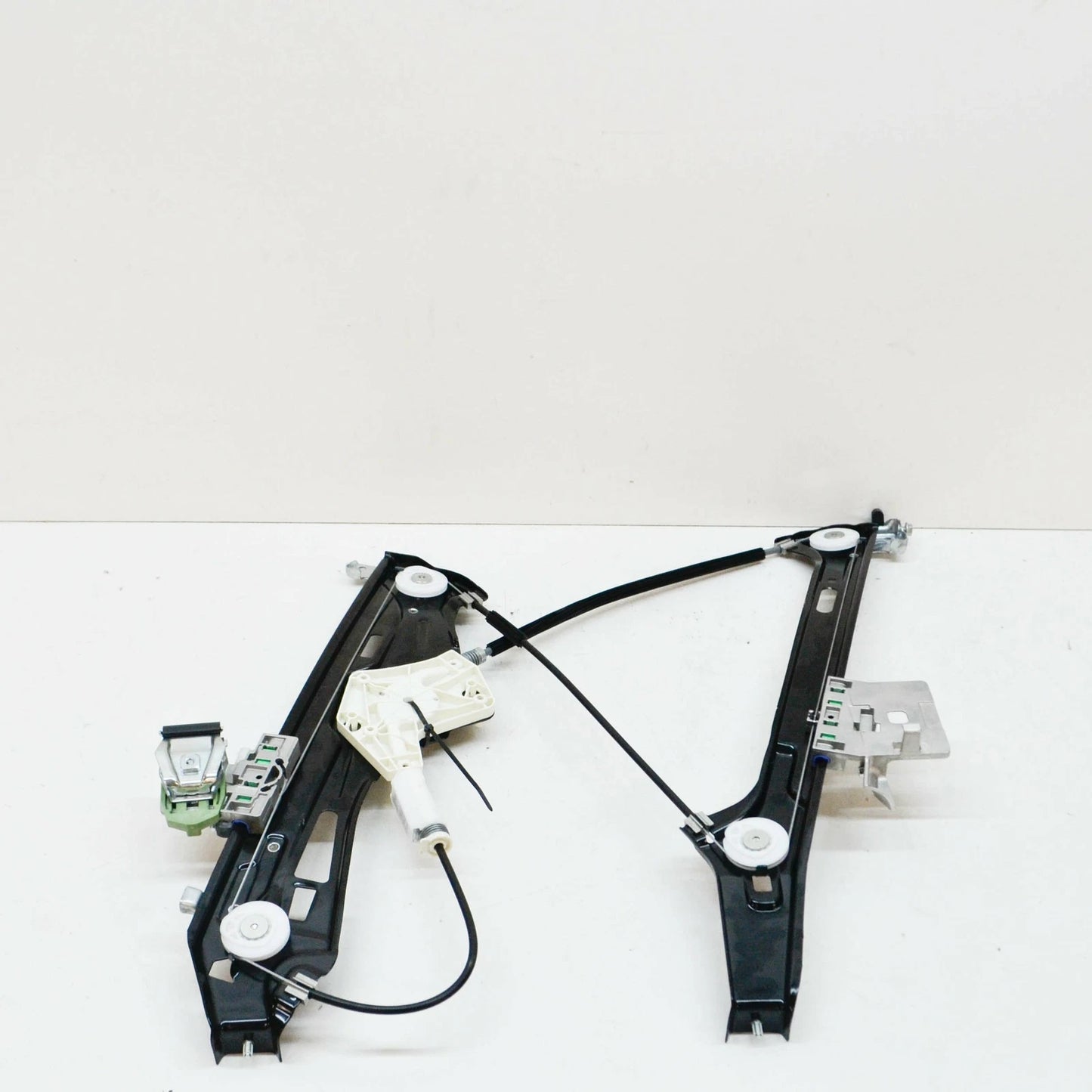 NEW MERCEDES-BENZ CLS C219 DOOR WINDOW REGULATOR FRONT LEFT A2197200946 ORIGINAL