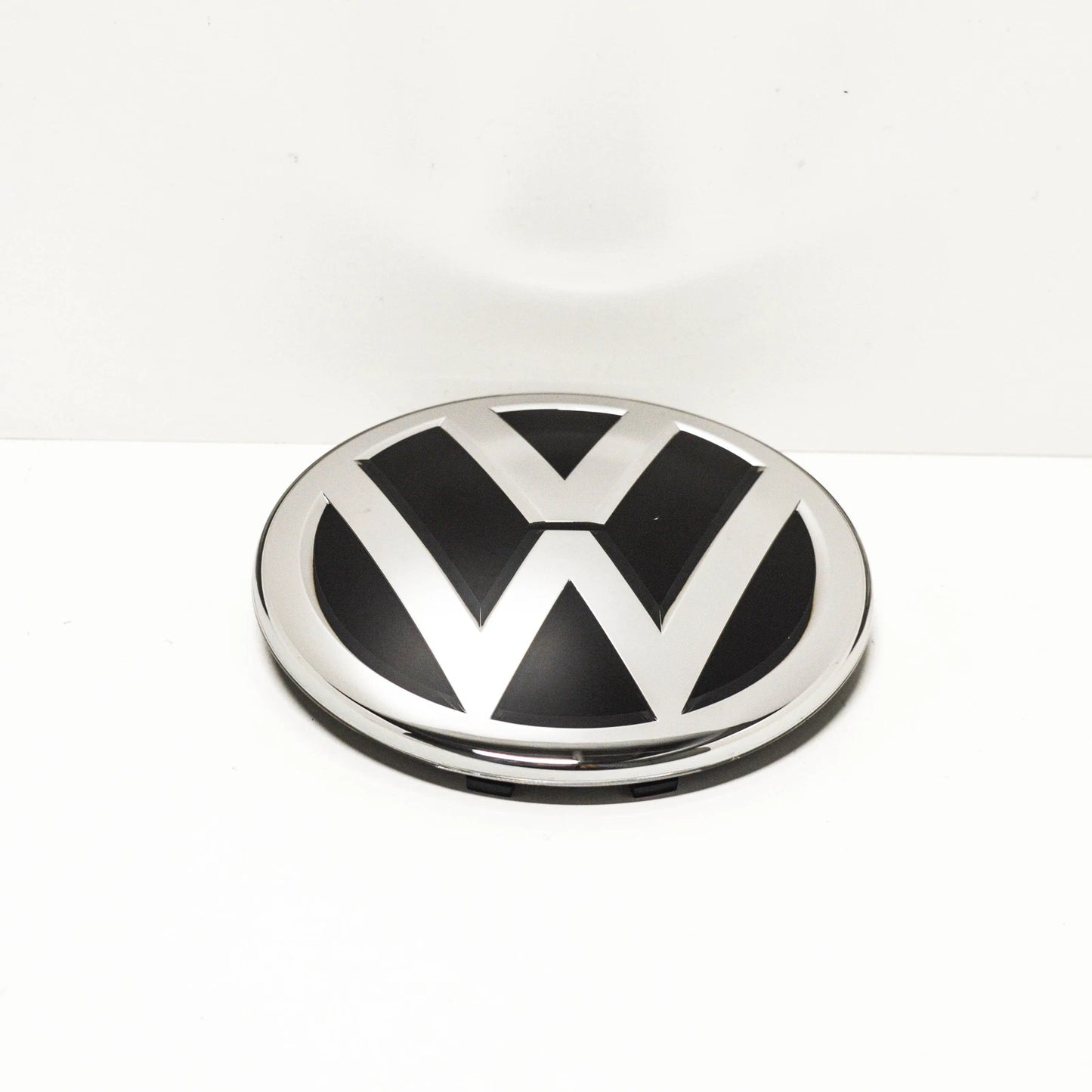NEW VW TIGUAN MK2 FRONT BUMPER RADIATOR GRILLE EMBLEM BADGE 5NA853601JZA