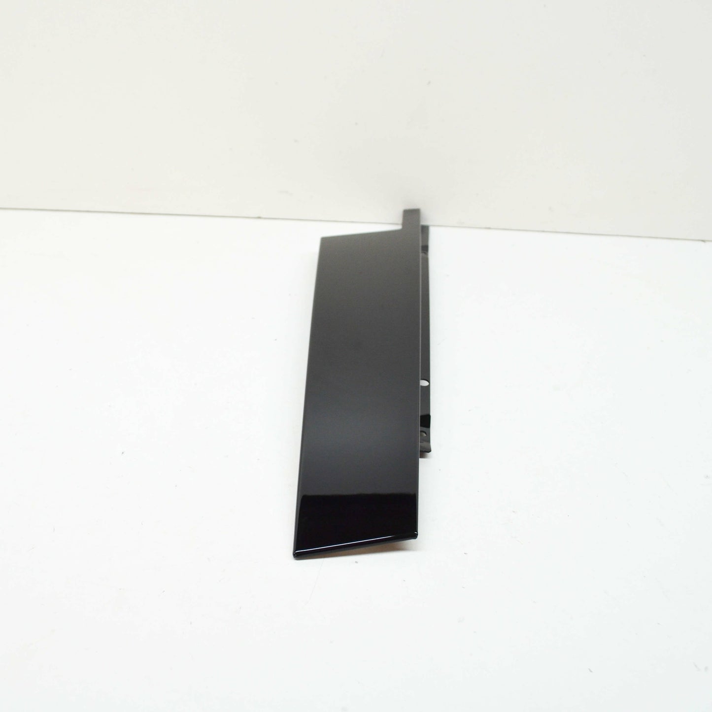 NEW MB GLC X253 FRONT LEFT DOOR EXTERIOR B-PILLAR TRIM A2536900187 ORIGINAL