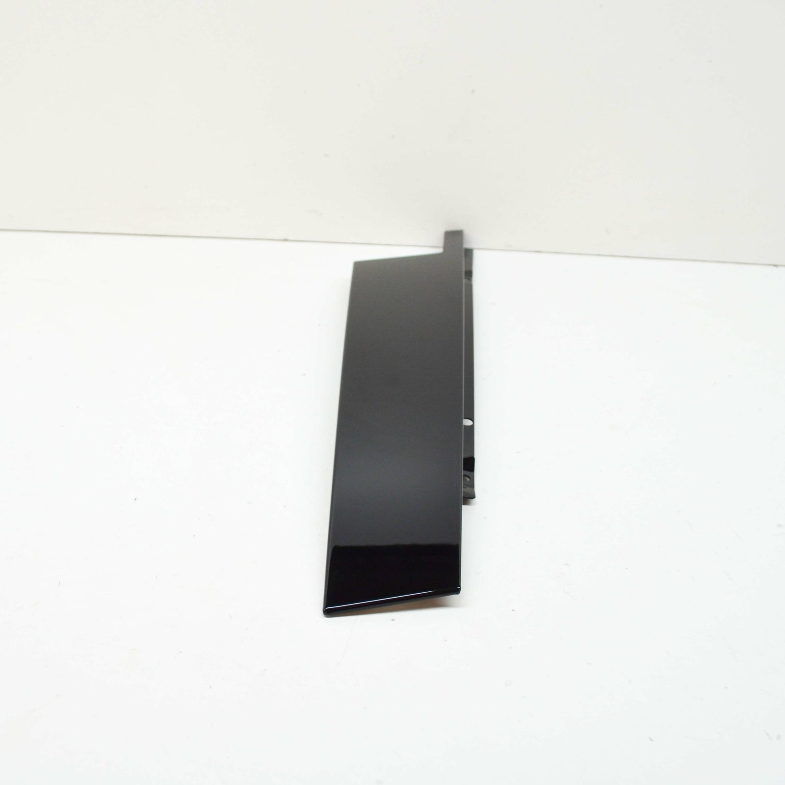 NEW MB GLC X253 FRONT LEFT DOOR EXTERIOR B-PILLAR TRIM A2536900187 ORIGINAL