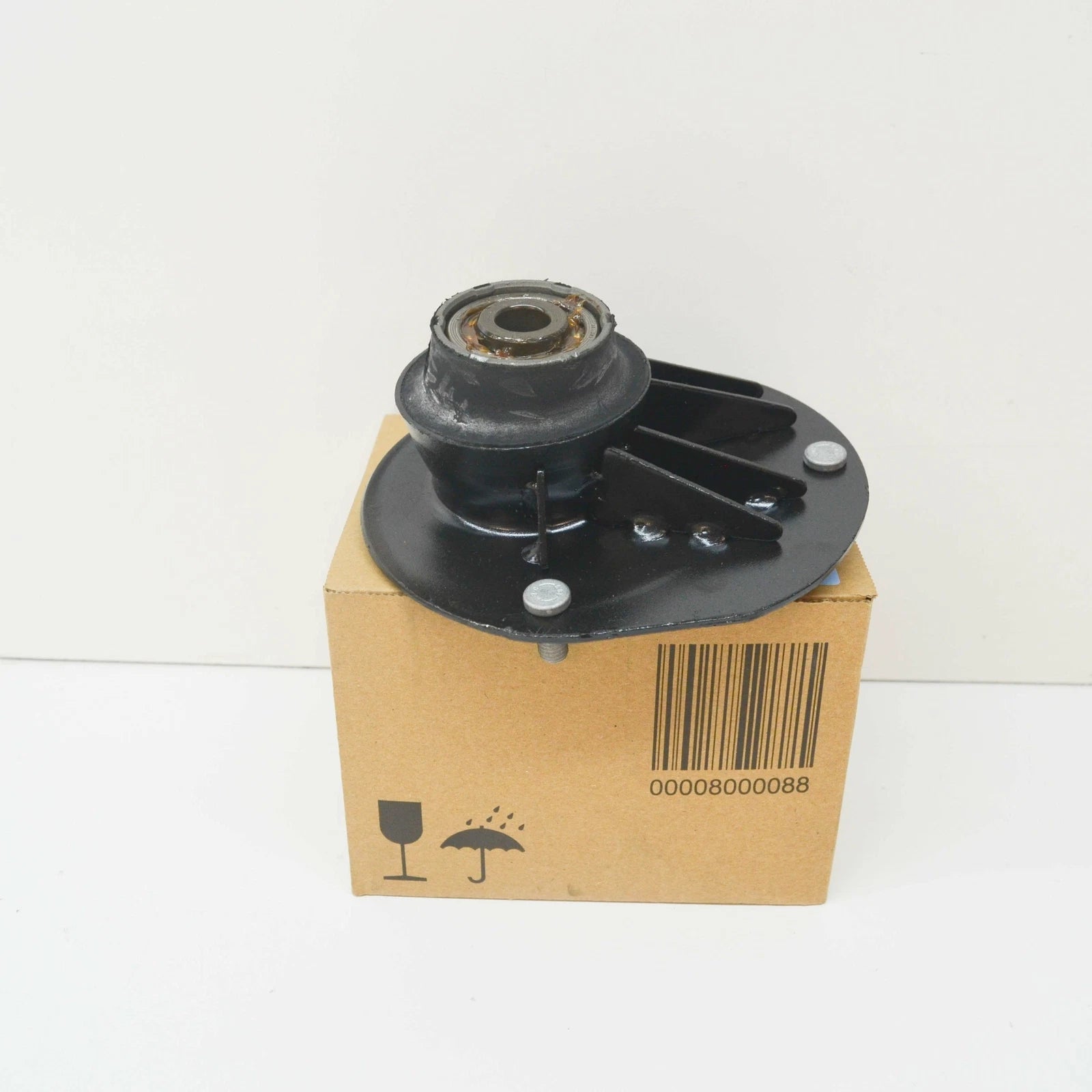 NEW BMW Z3 COUPE E36 FRONT RIGHT UPPER STRUT MOUNT 31332227898 2227898 ORIGINAL